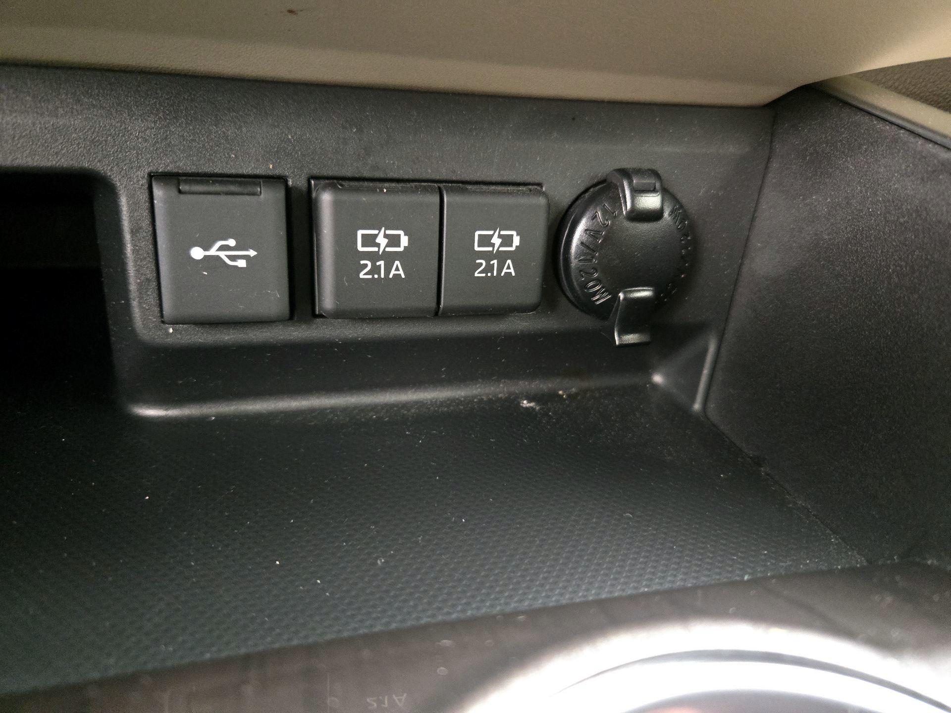 Thumbnail: 2020 Toyota Highlander - 18