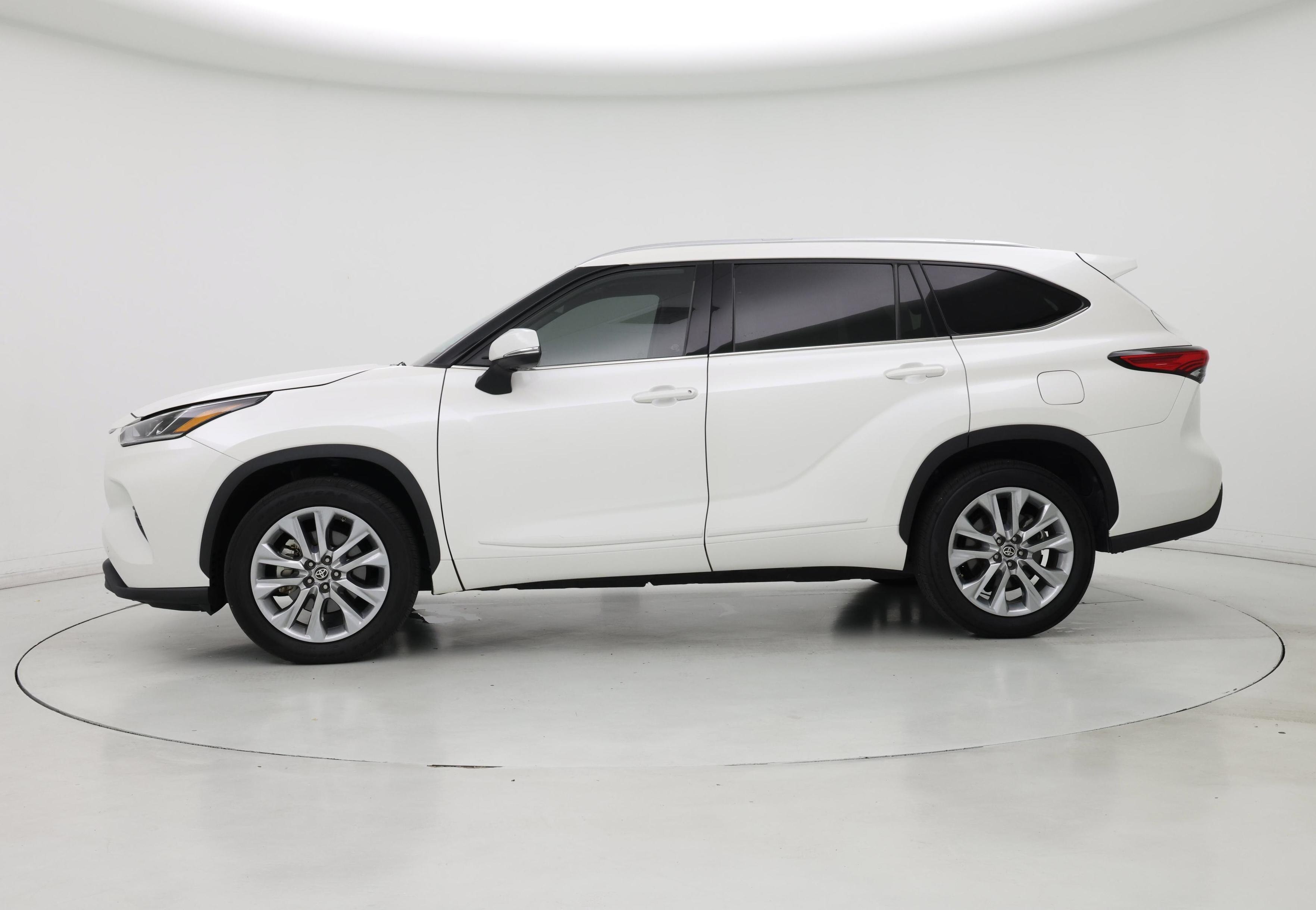 Thumbnail: 2020 Toyota Highlander - 3