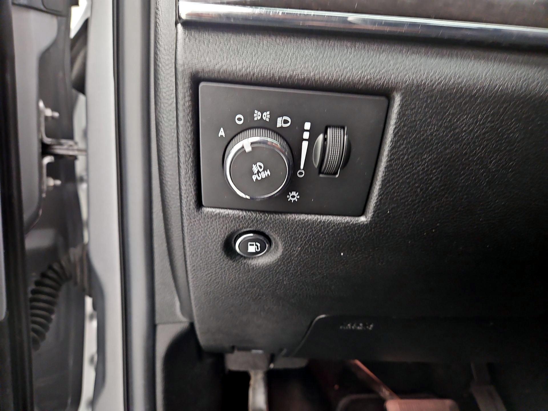 Thumbnail: 2014 Jeep Grand Cherokee - 13