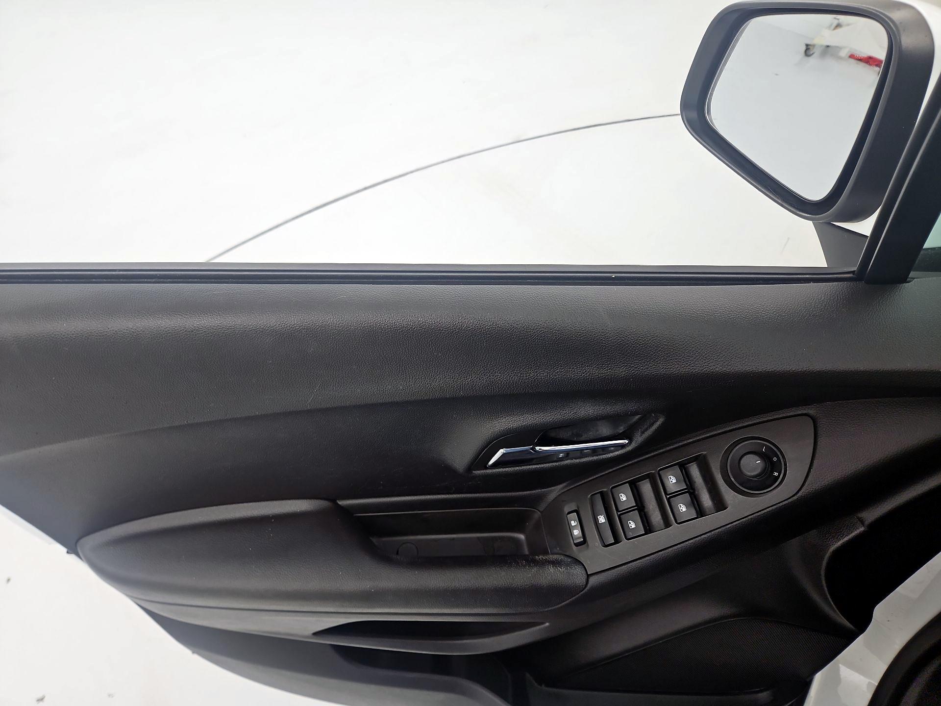 Thumbnail: 2015 Chevrolet Trax - 12