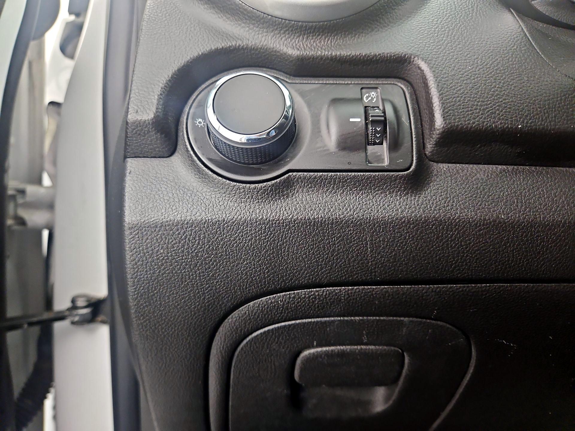Thumbnail: 2015 Chevrolet Trax - 14