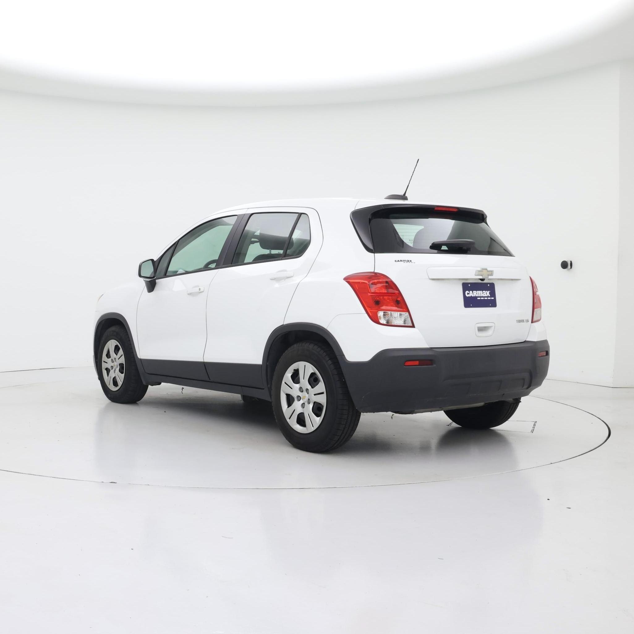 Thumbnail: 2015 Chevrolet Trax - 2