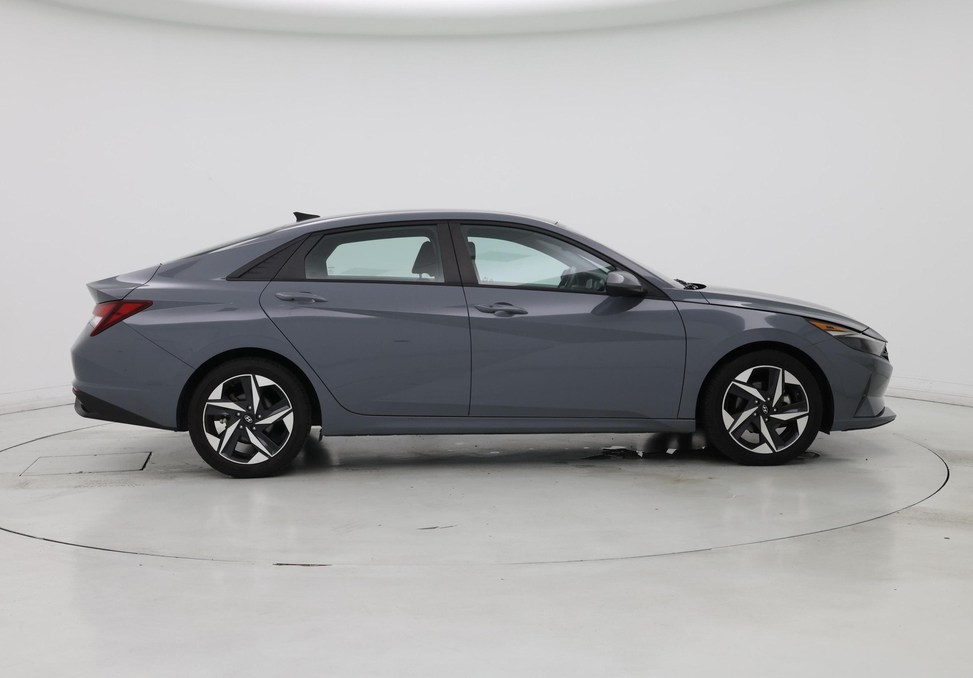 Thumbnail: 2023 Hyundai Elantra - 7