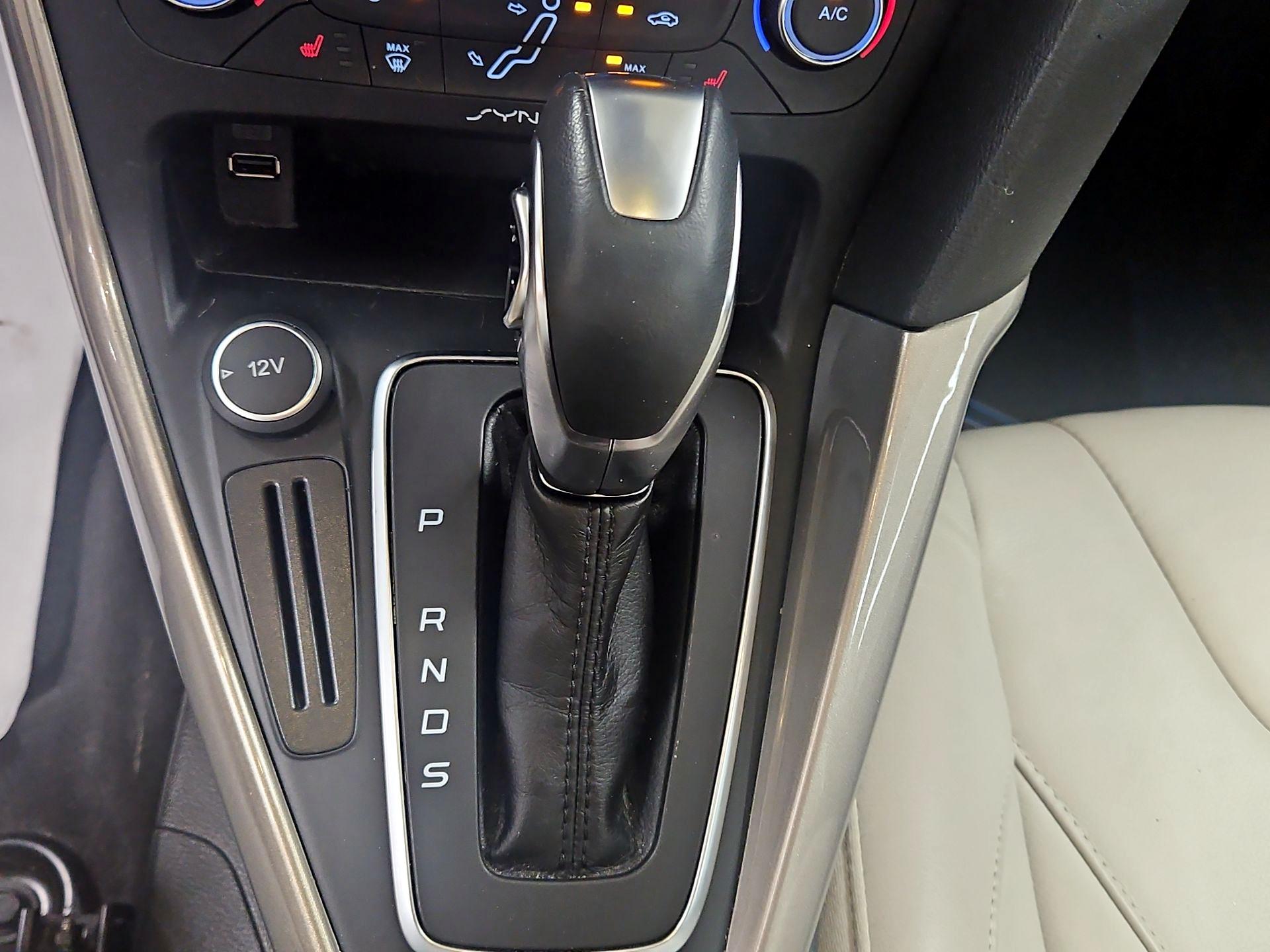 Thumbnail: 2015 Ford Focus - 17