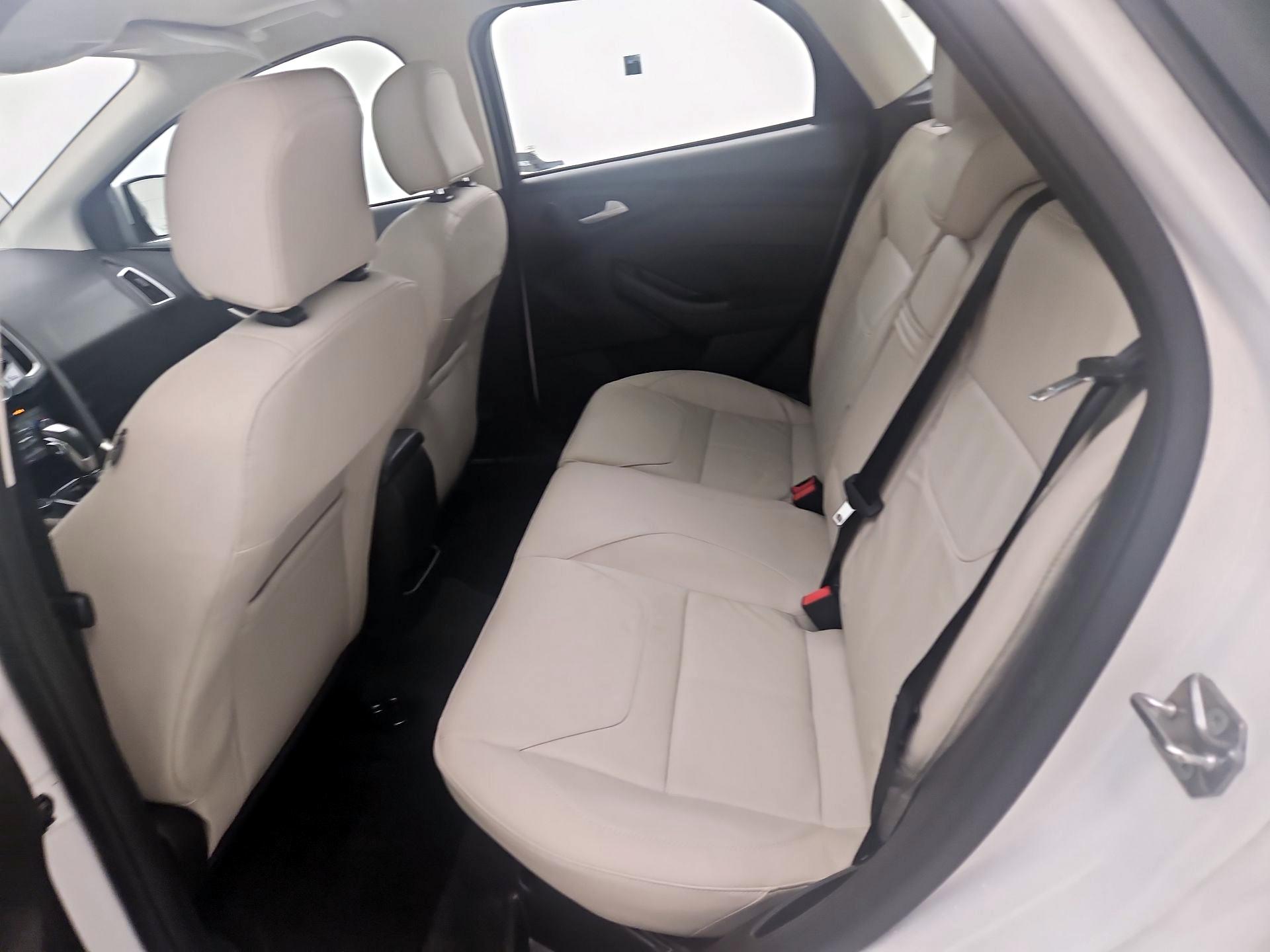 Thumbnail: 2015 Ford Focus - 20