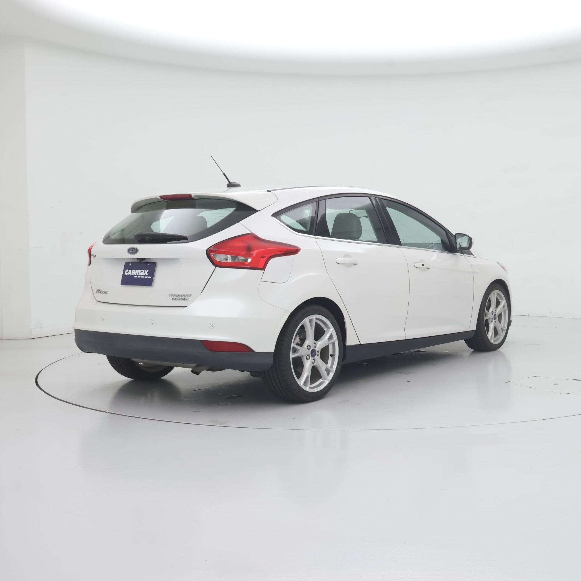 Thumbnail: 2015 Ford Focus - 8