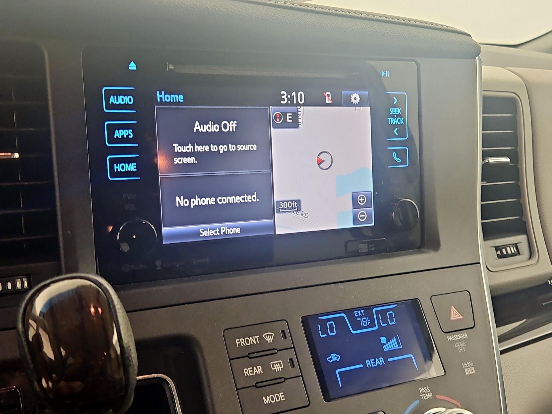 Thumbnail: 2017 Toyota Sienna - 15