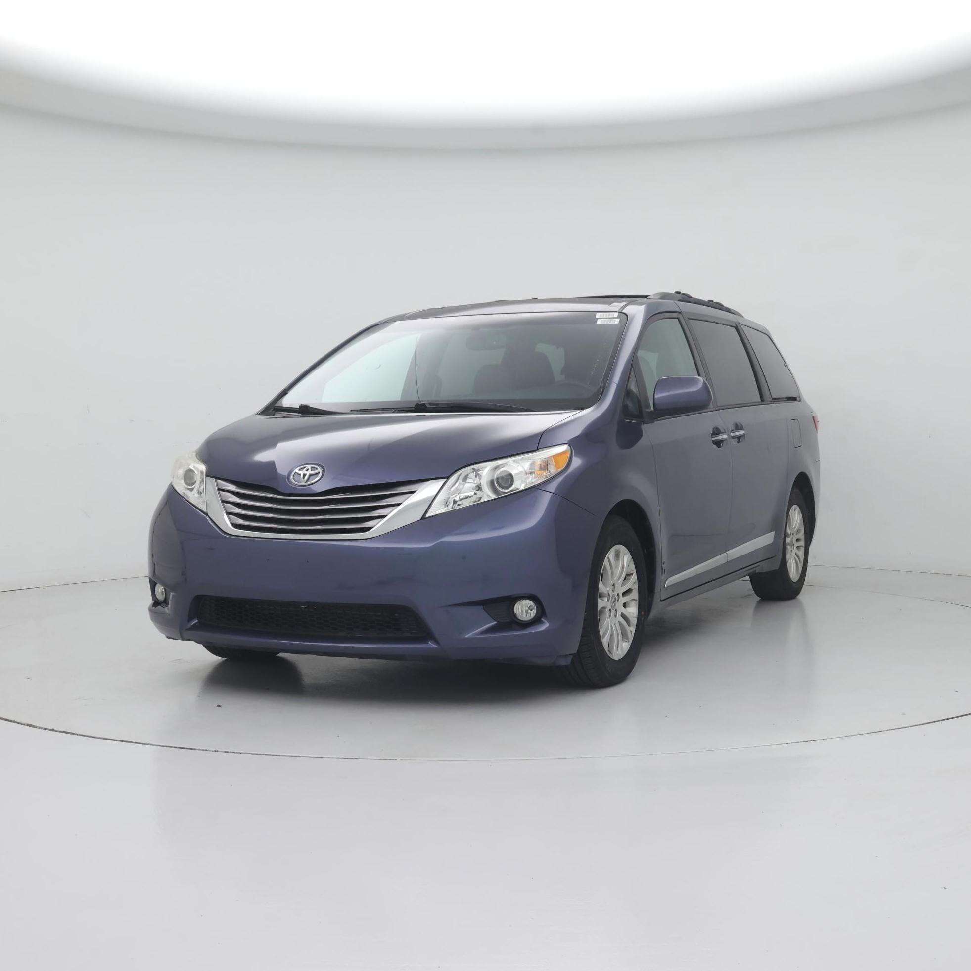 Thumbnail: 2017 Toyota Sienna - 4