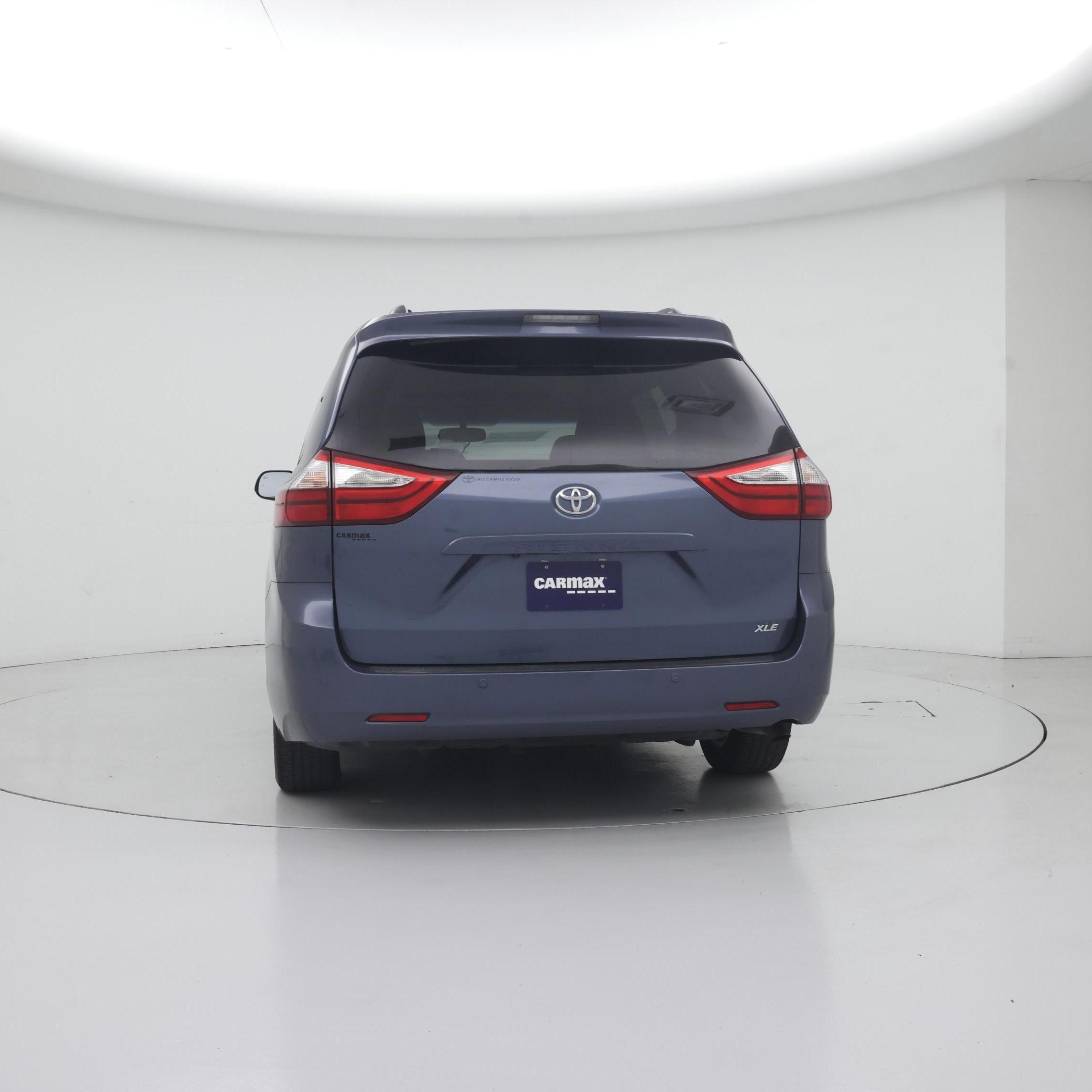 Thumbnail: 2017 Toyota Sienna - 6