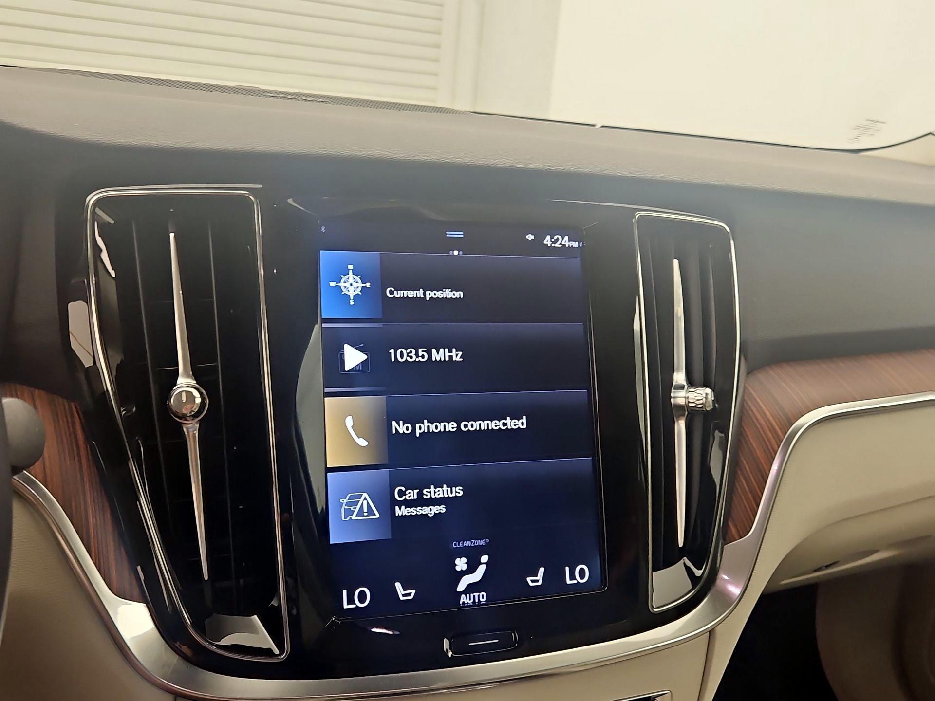 Thumbnail: 2019 Volvo S60 - 15