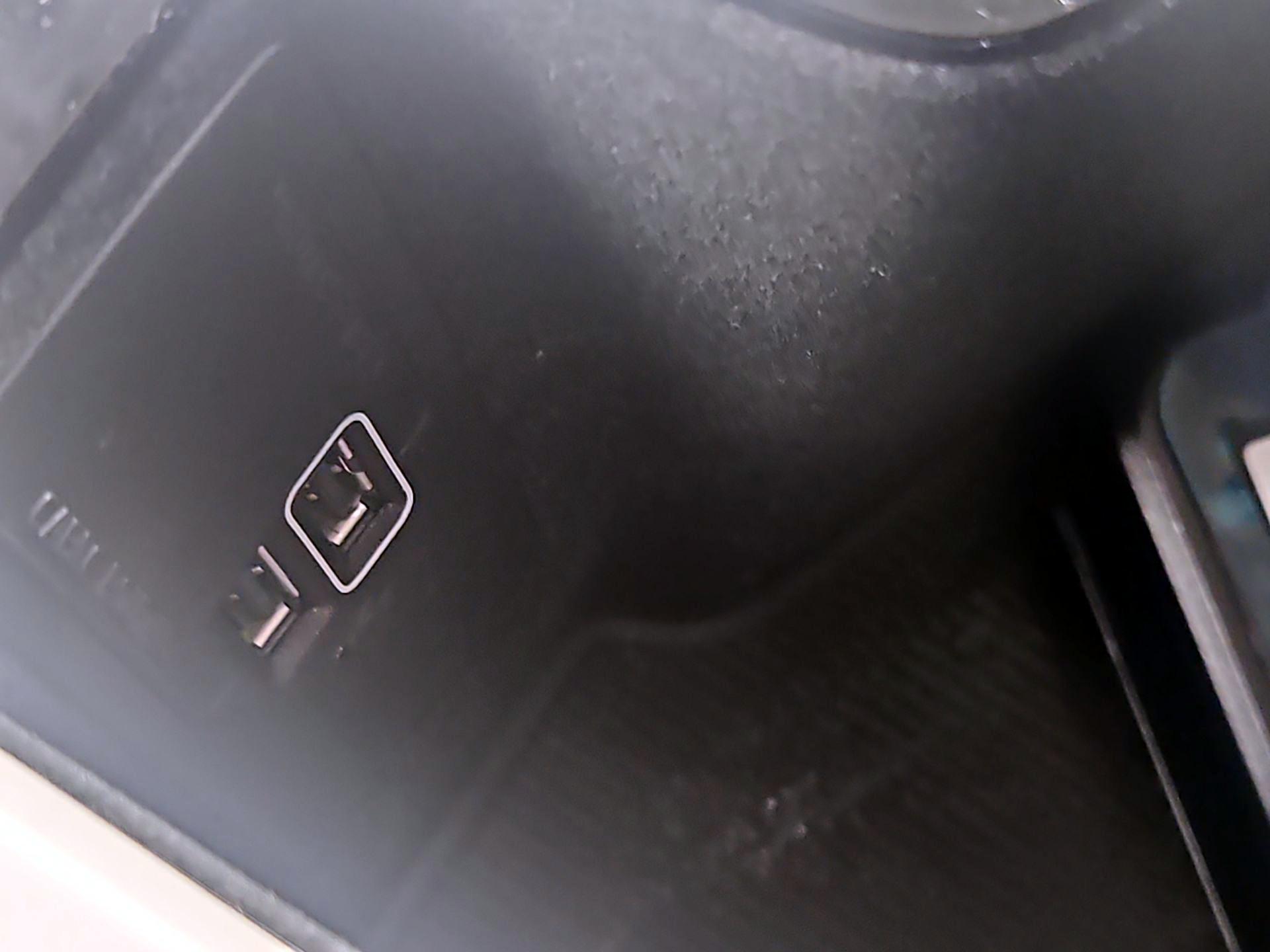 Thumbnail: 2019 Volvo S60 - 18