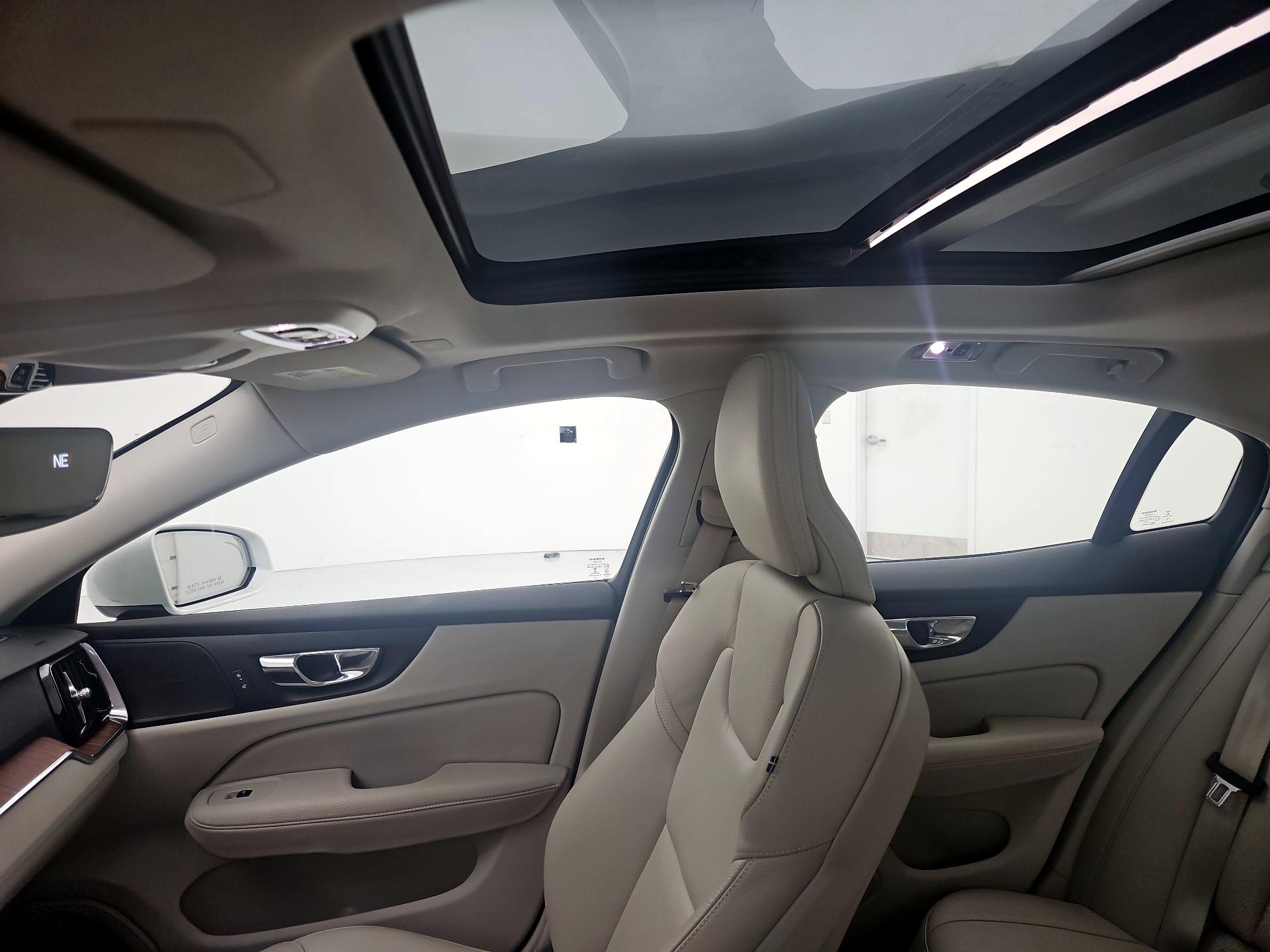 Thumbnail: 2019 Volvo S60 - 19