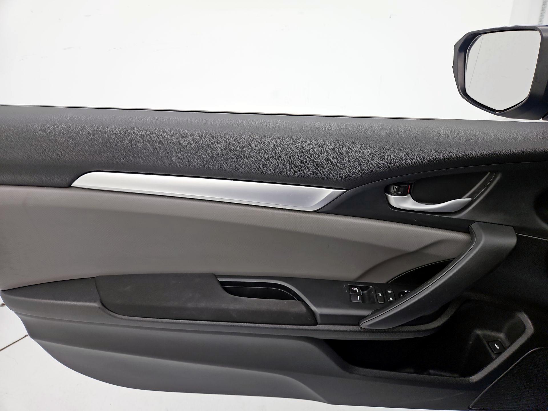 Thumbnail: 2016 Honda Civic - 12