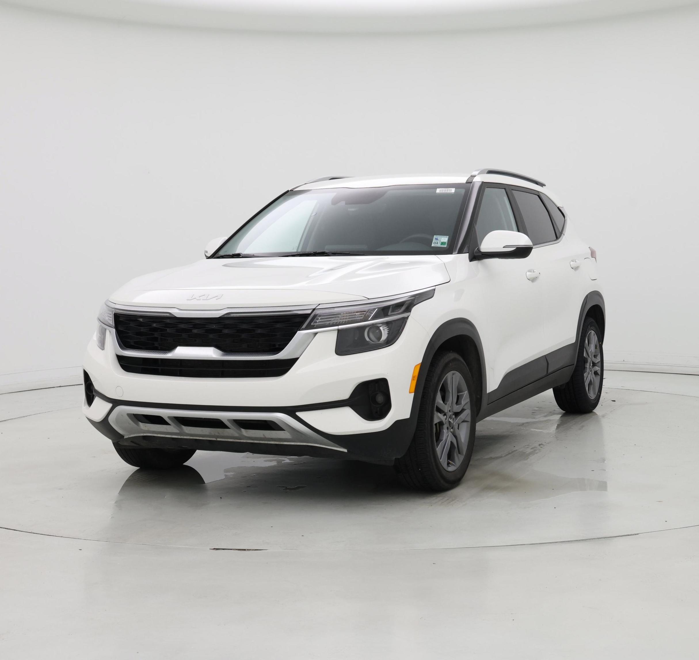 Thumbnail: 2023 Kia Seltos - 4