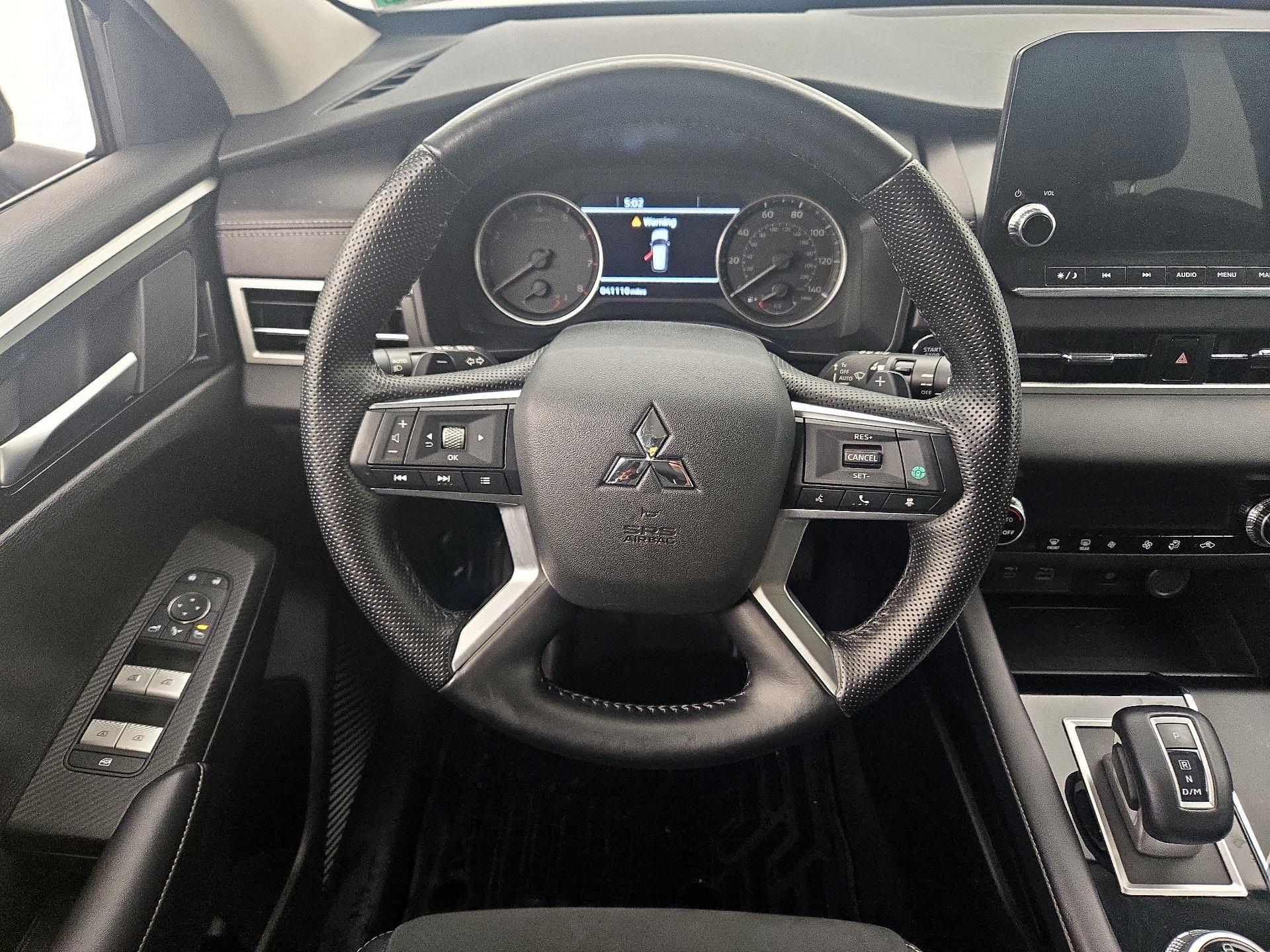Thumbnail: 2024 Mitsubishi Outlander - 10