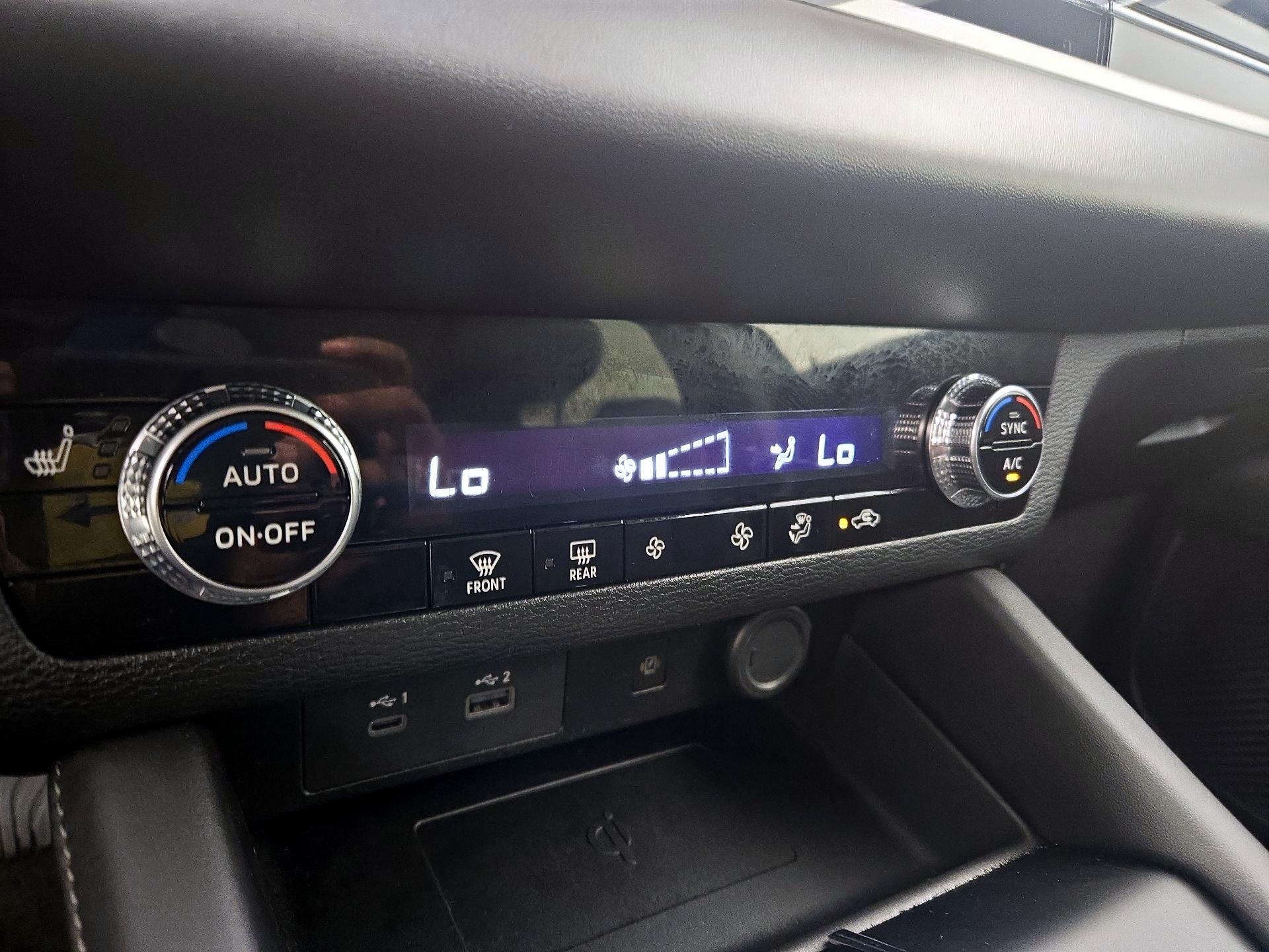 Thumbnail: 2024 Mitsubishi Outlander - 17