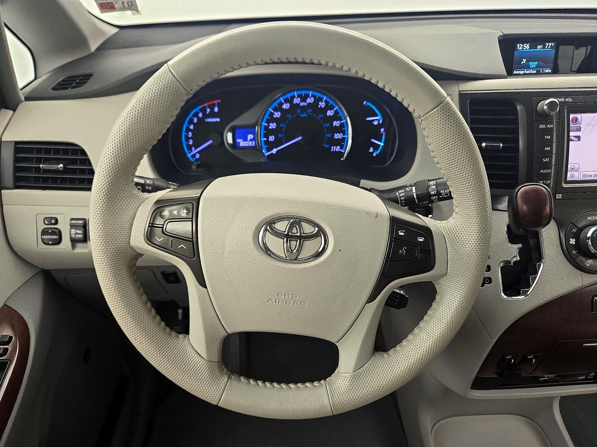 Thumbnail: 2014 Toyota Sienna - 10