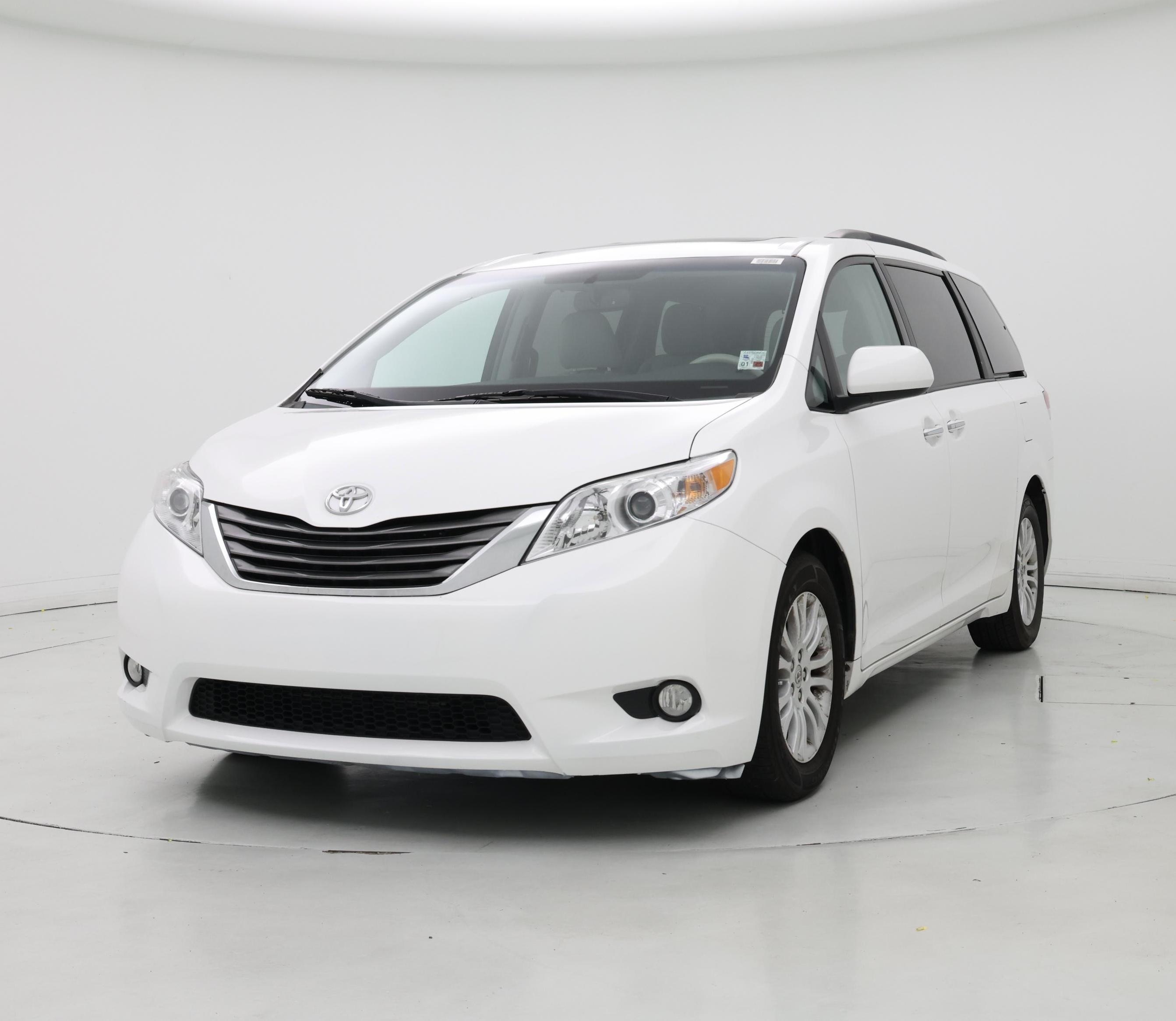Thumbnail: 2014 Toyota Sienna - 4