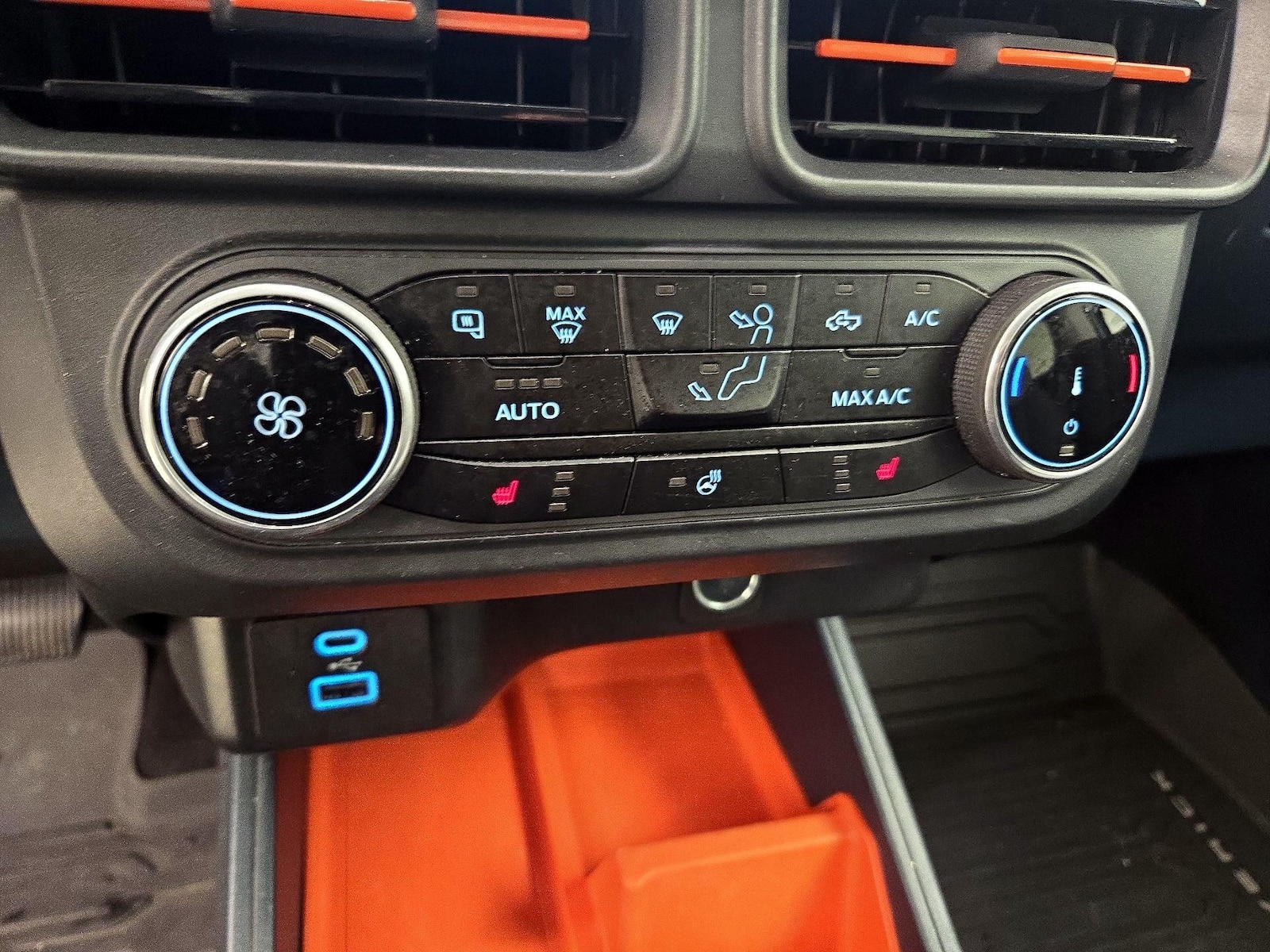 2024 Ford Maverick XLT - Photo 17