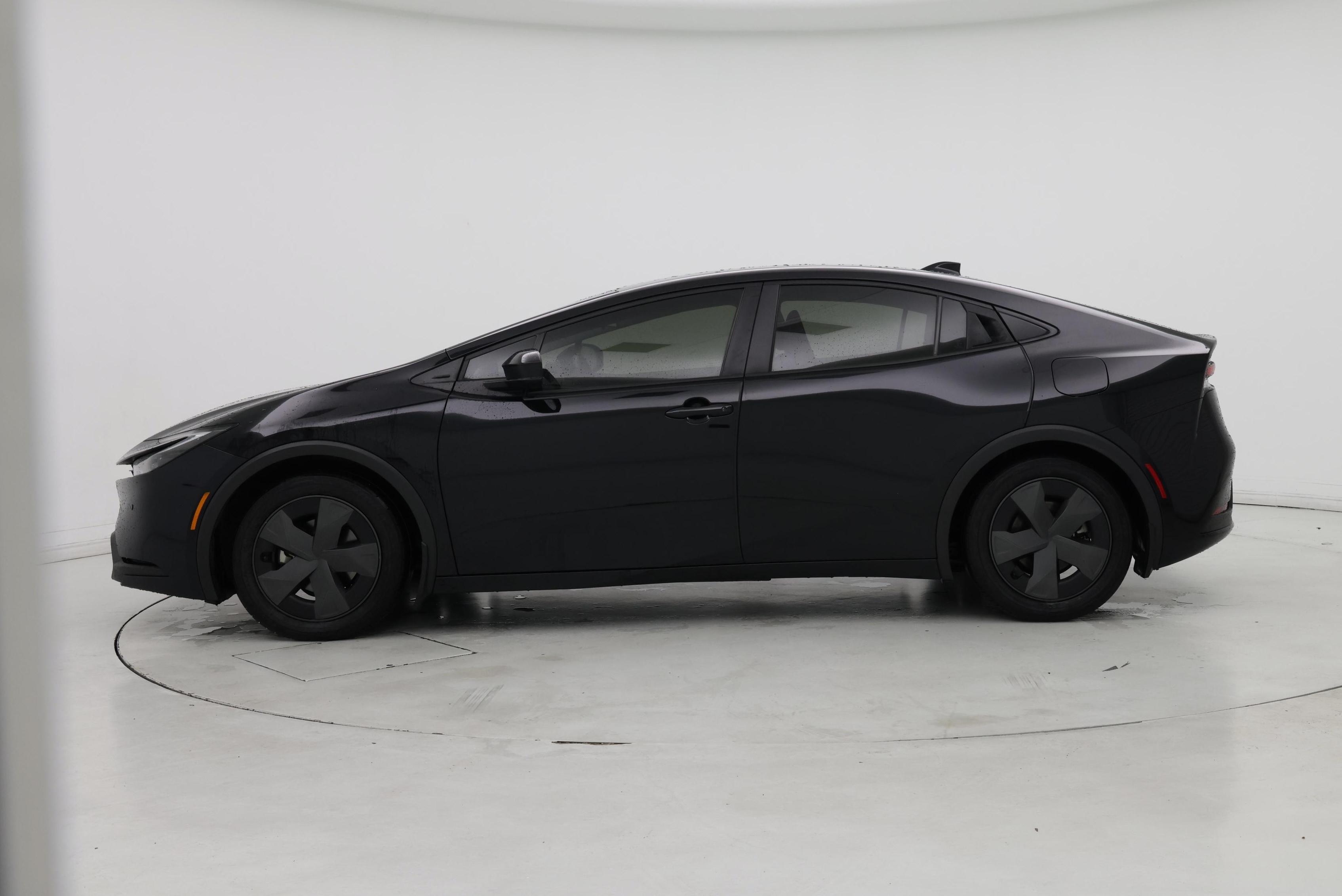 Thumbnail: 2023 Toyota Prius - 3