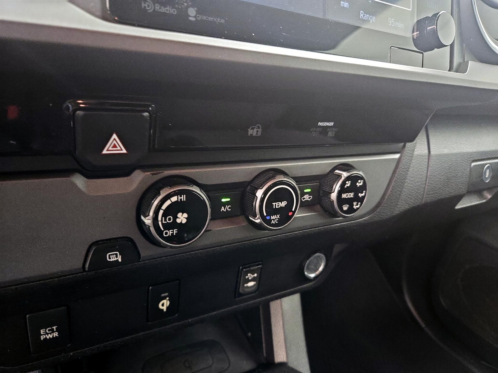 2016 Toyota Tacoma TRD Sport - Photo 17