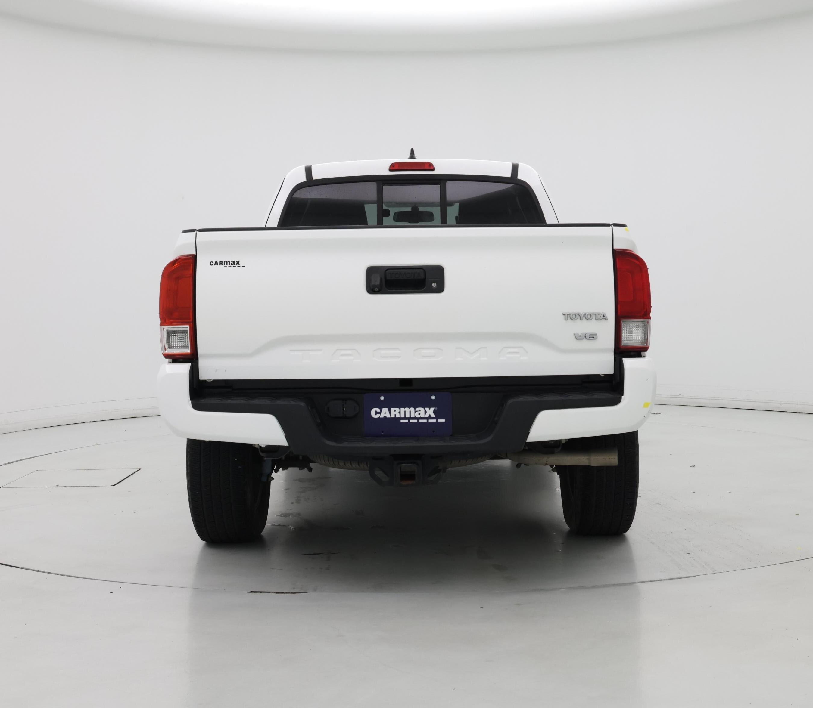 Thumbnail: 2016 Toyota Tacoma - 6