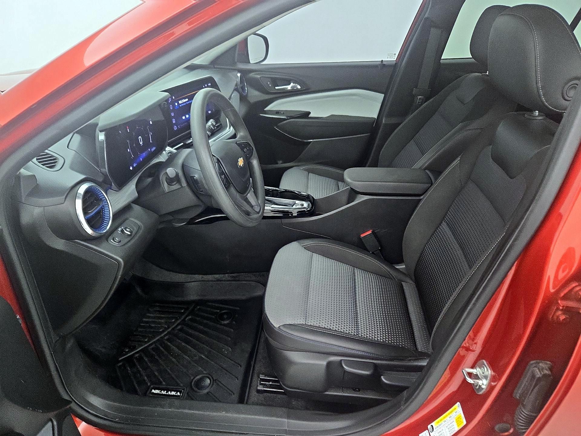 Thumbnail: 2024 Chevrolet Trax - 11