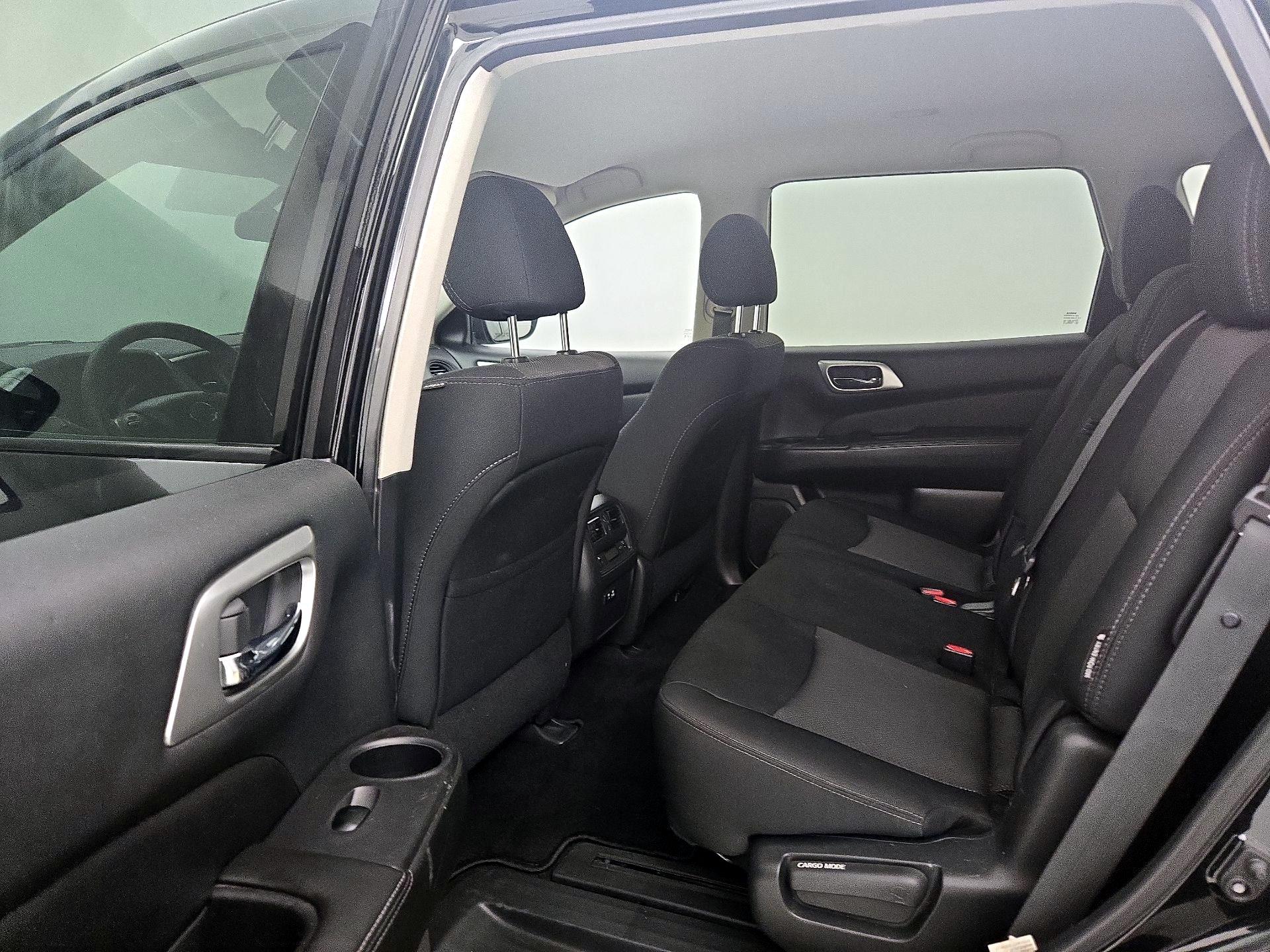 Thumbnail: 2020 Nissan Pathfinder - 19