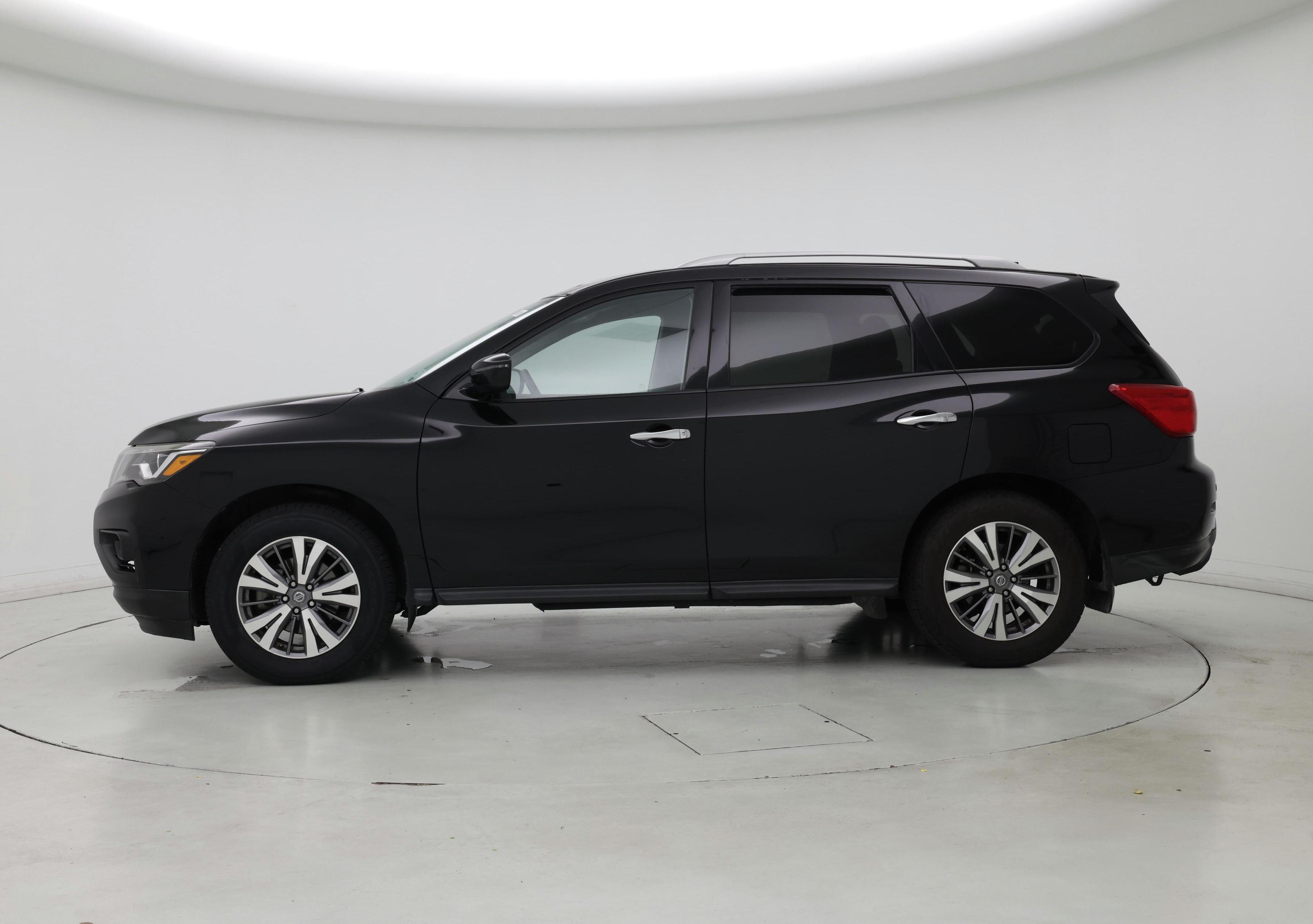 Thumbnail: 2020 Nissan Pathfinder - 3