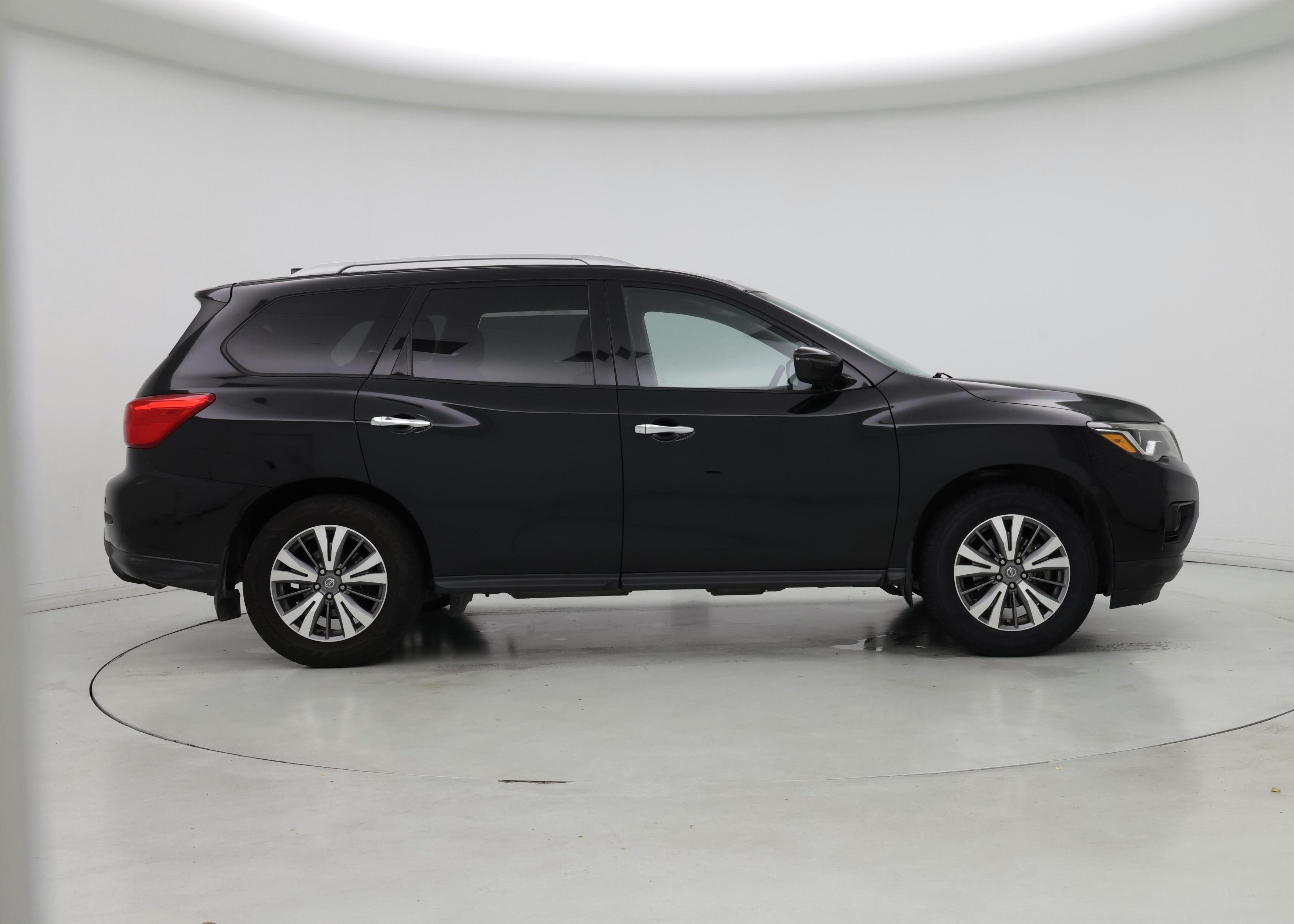 Thumbnail: 2020 Nissan Pathfinder - 7