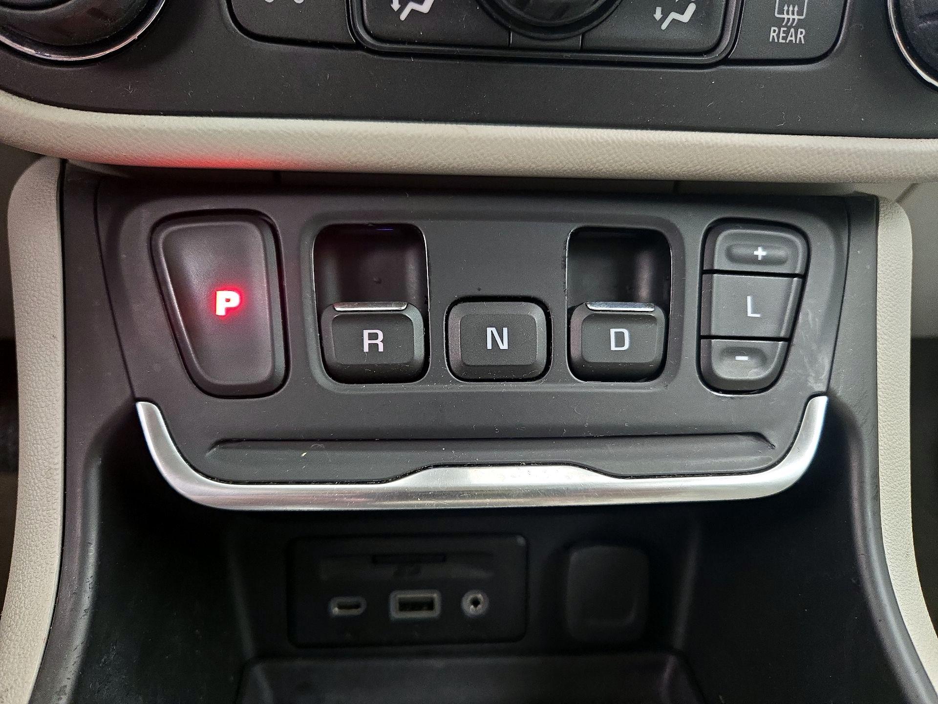 Thumbnail: 2018 GMC Terrain - 17