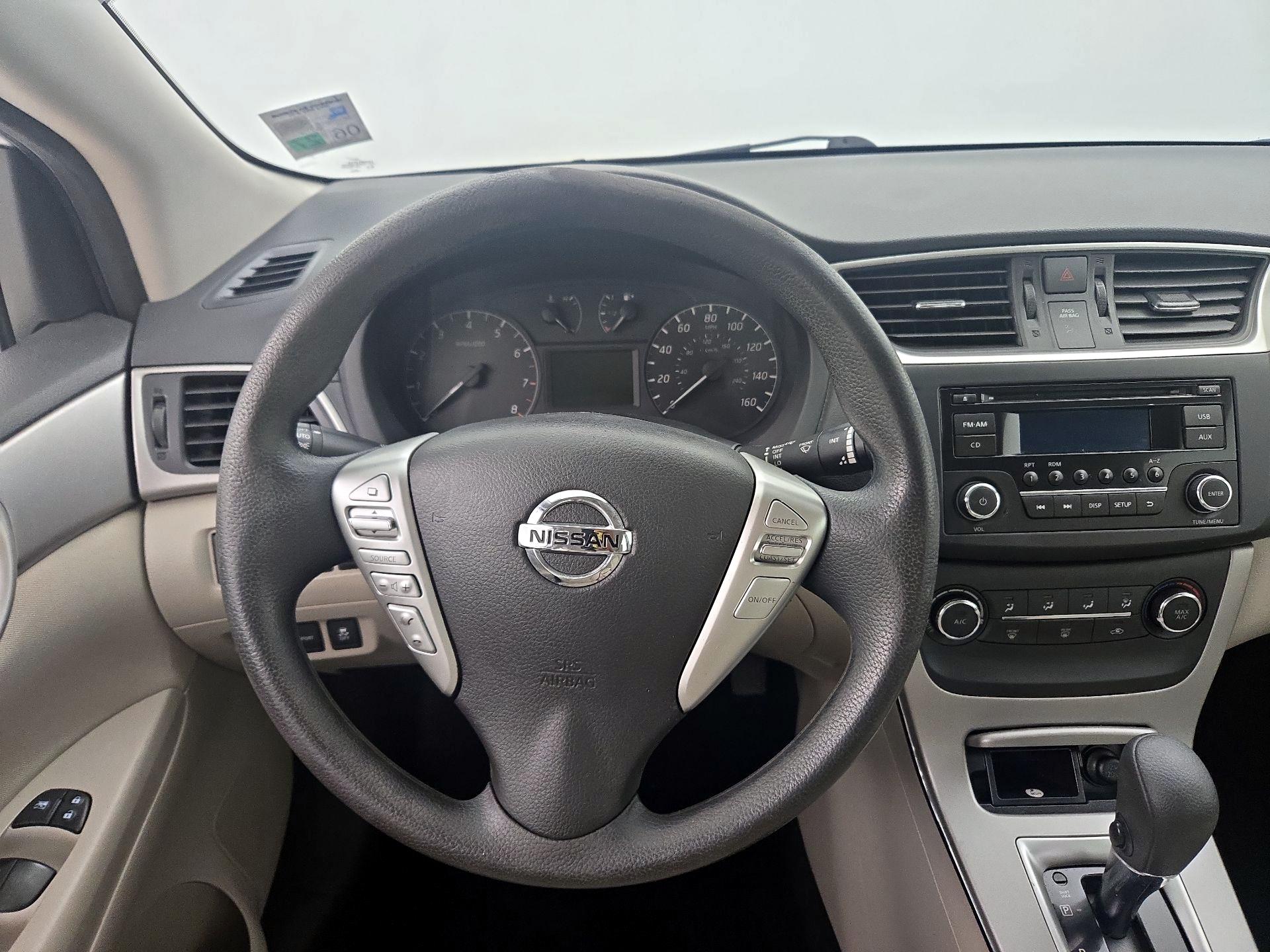 Thumbnail: 2015 Nissan Sentra - 10