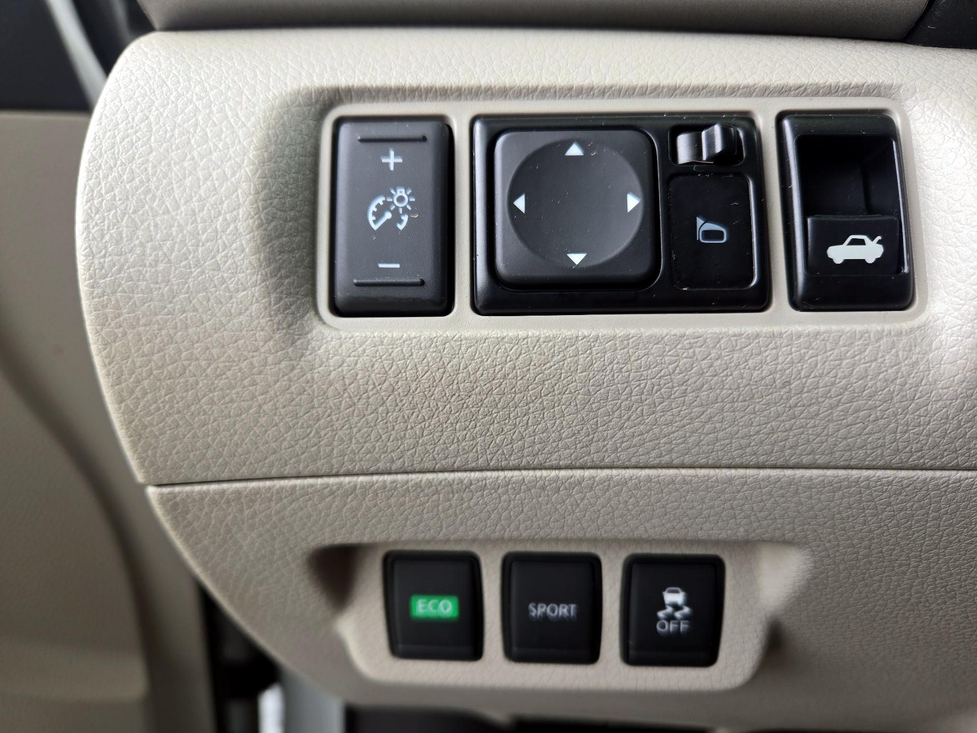 Thumbnail: 2015 Nissan Sentra - 13
