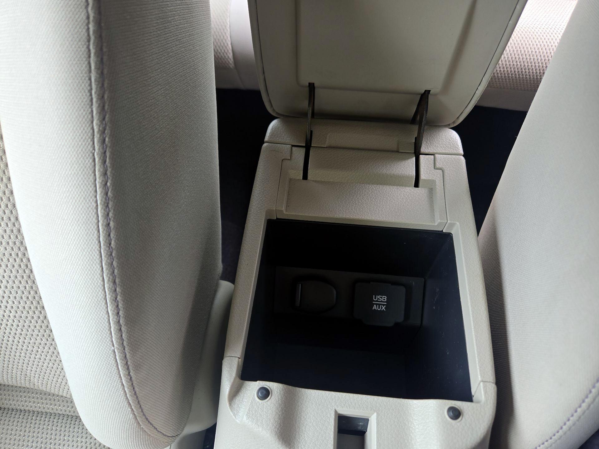Thumbnail: 2015 Nissan Sentra - 17