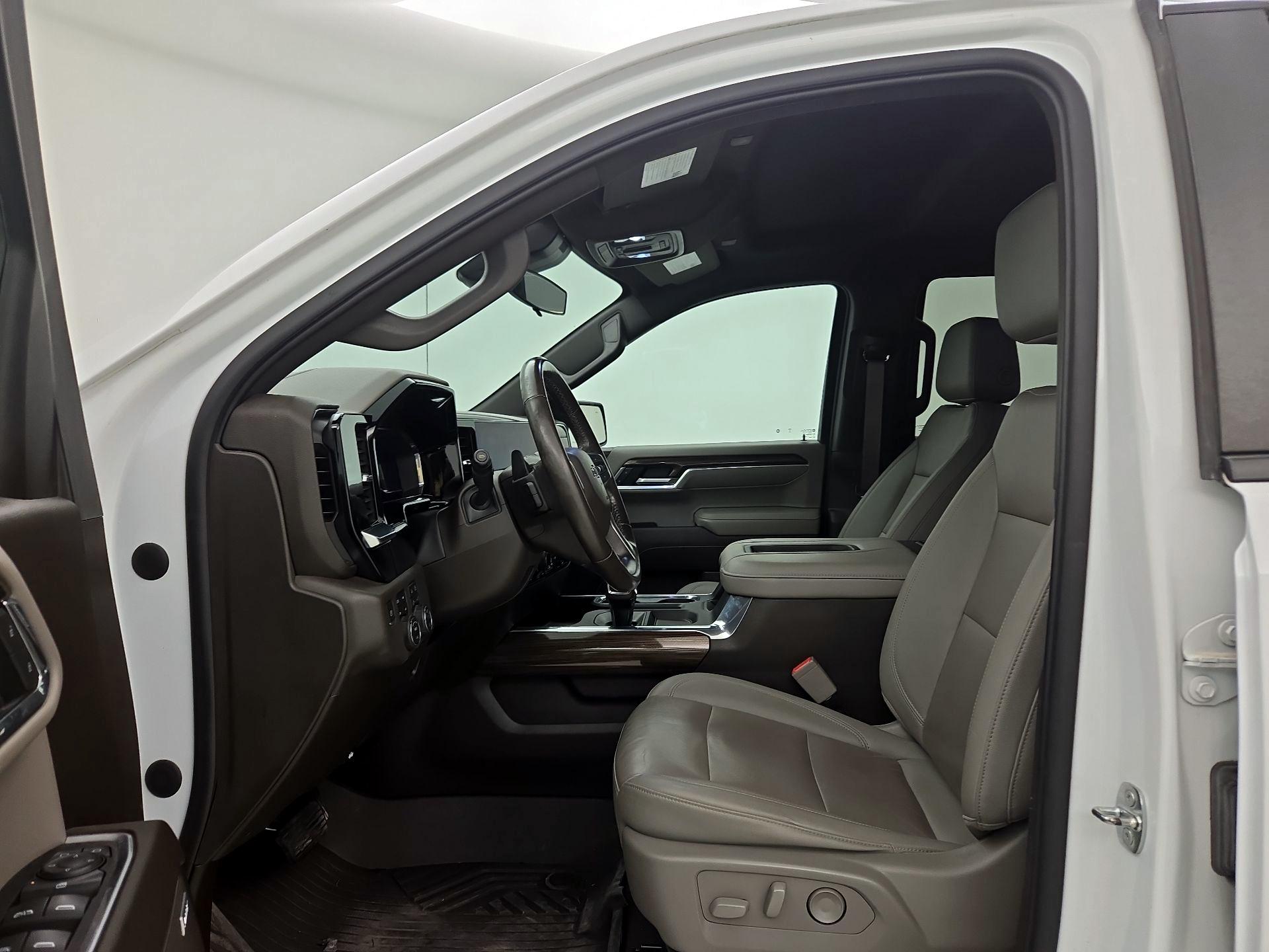 Thumbnail: 2022 Chevrolet Silverado 1500 - 11