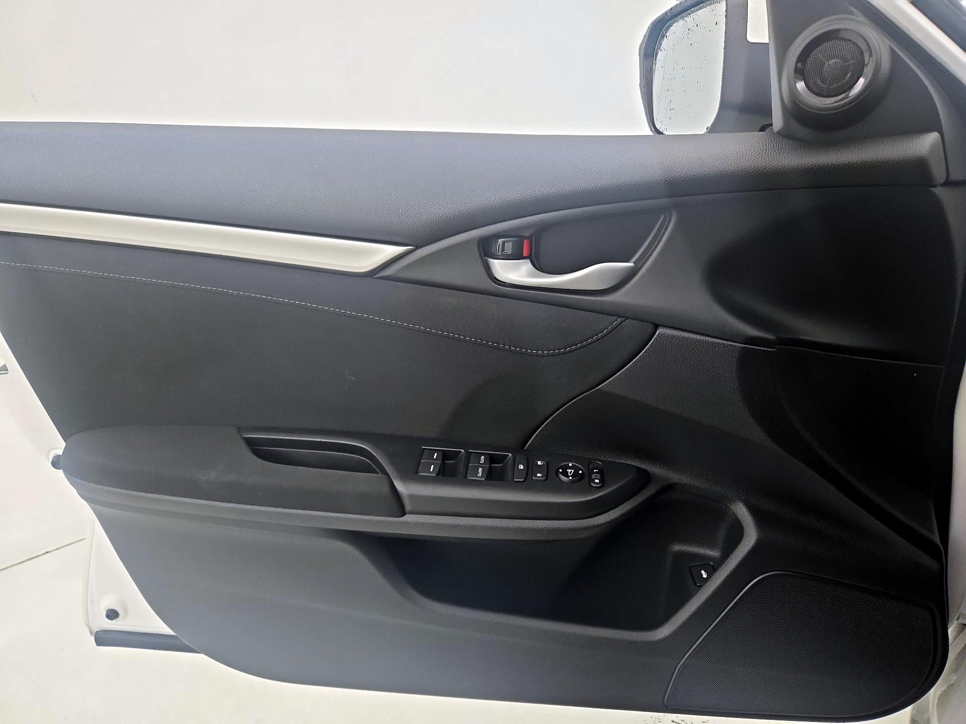 Thumbnail: 2016 Honda Civic - 12
