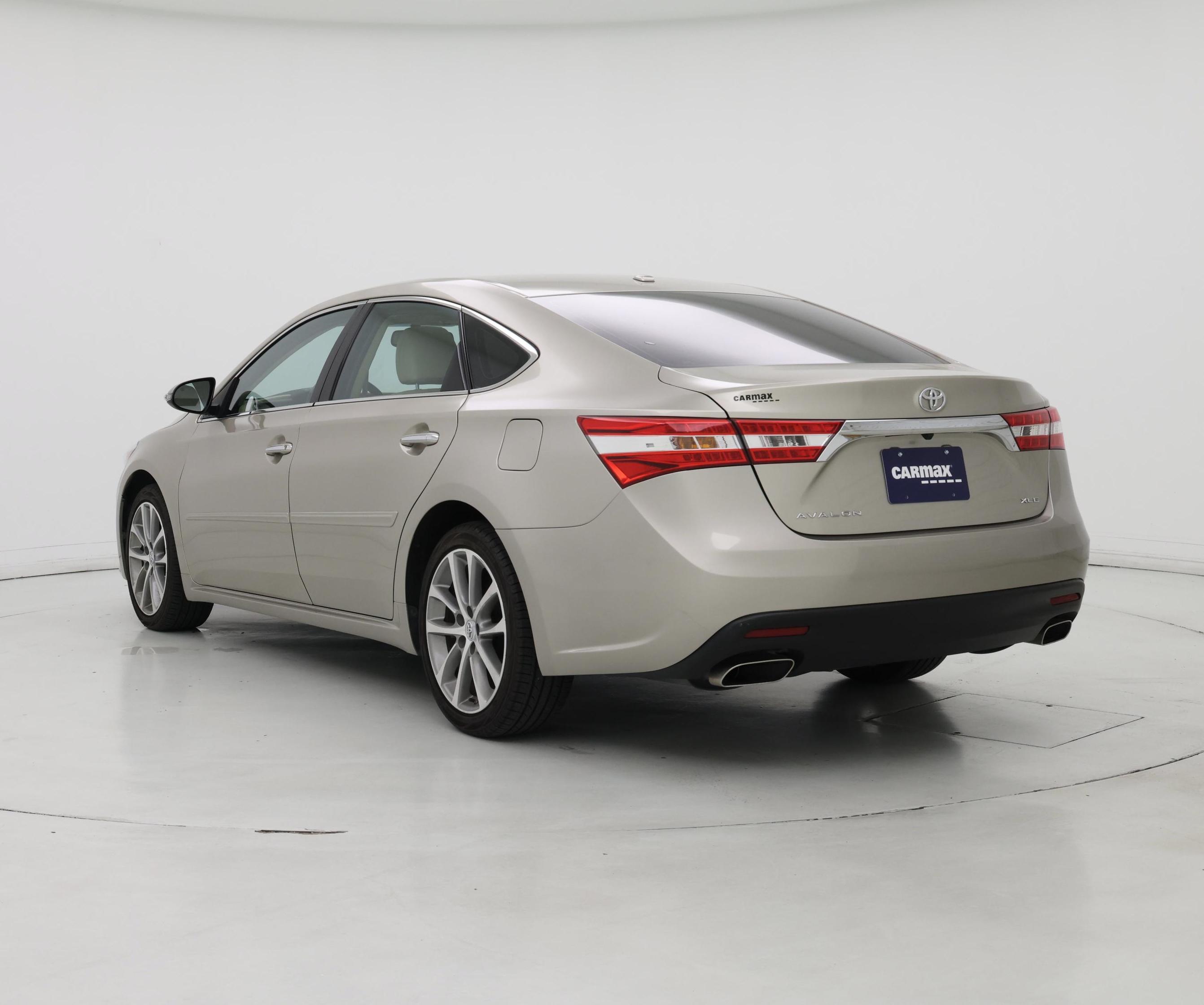 Thumbnail: 2015 Toyota Avalon - 2