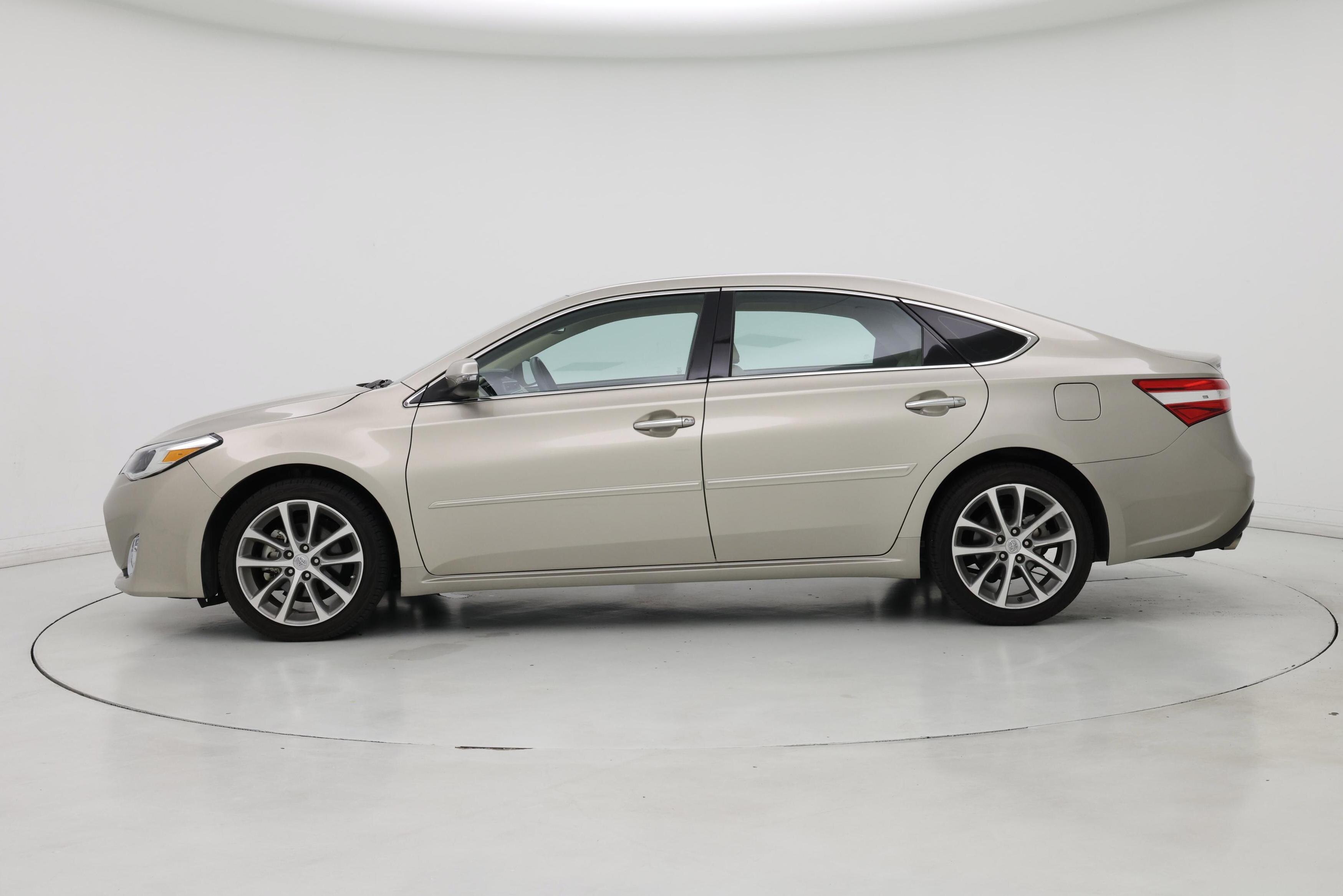 Thumbnail: 2015 Toyota Avalon - 3