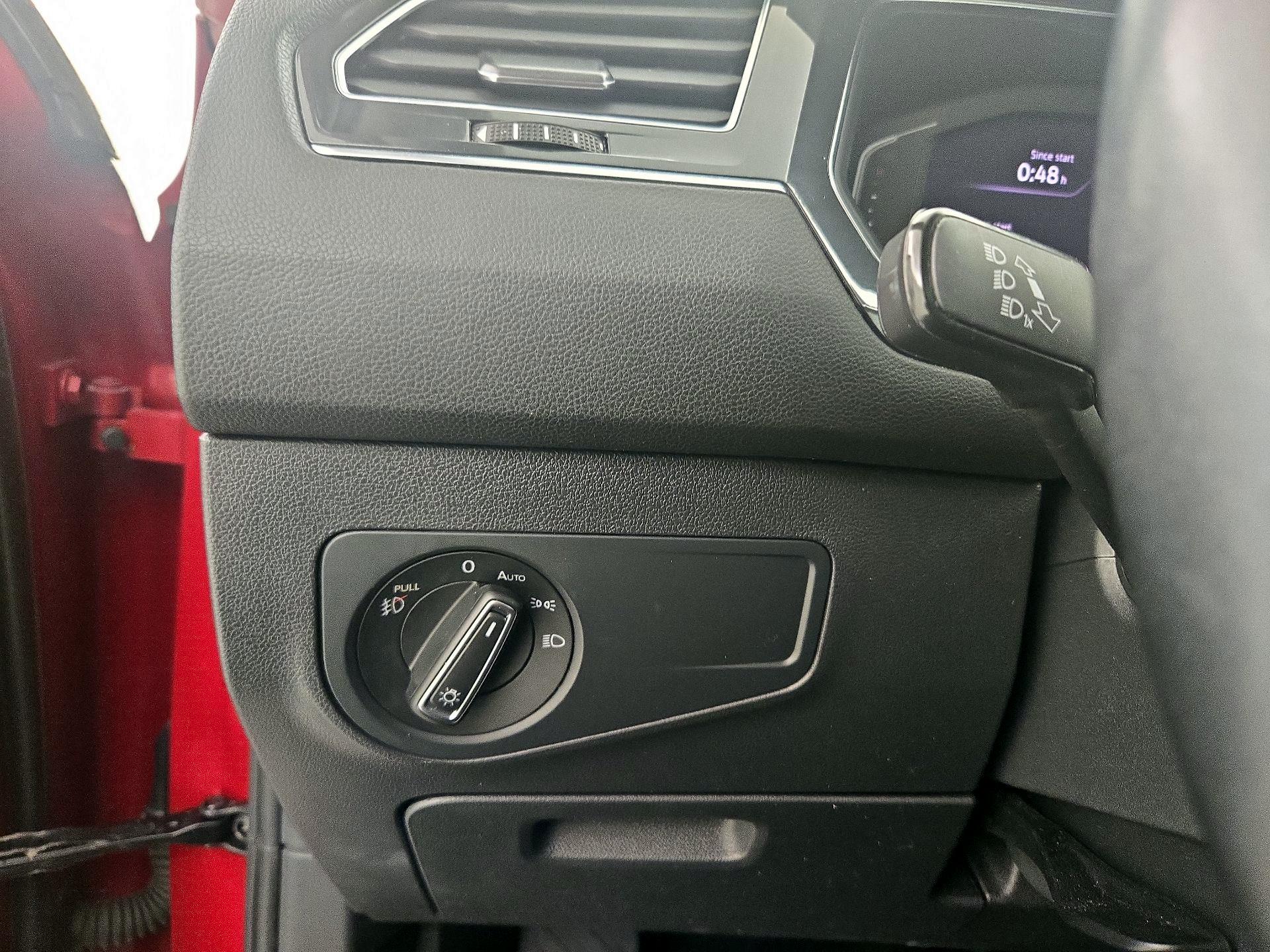 Thumbnail: 2019 Volkswagen Tiguan - 13