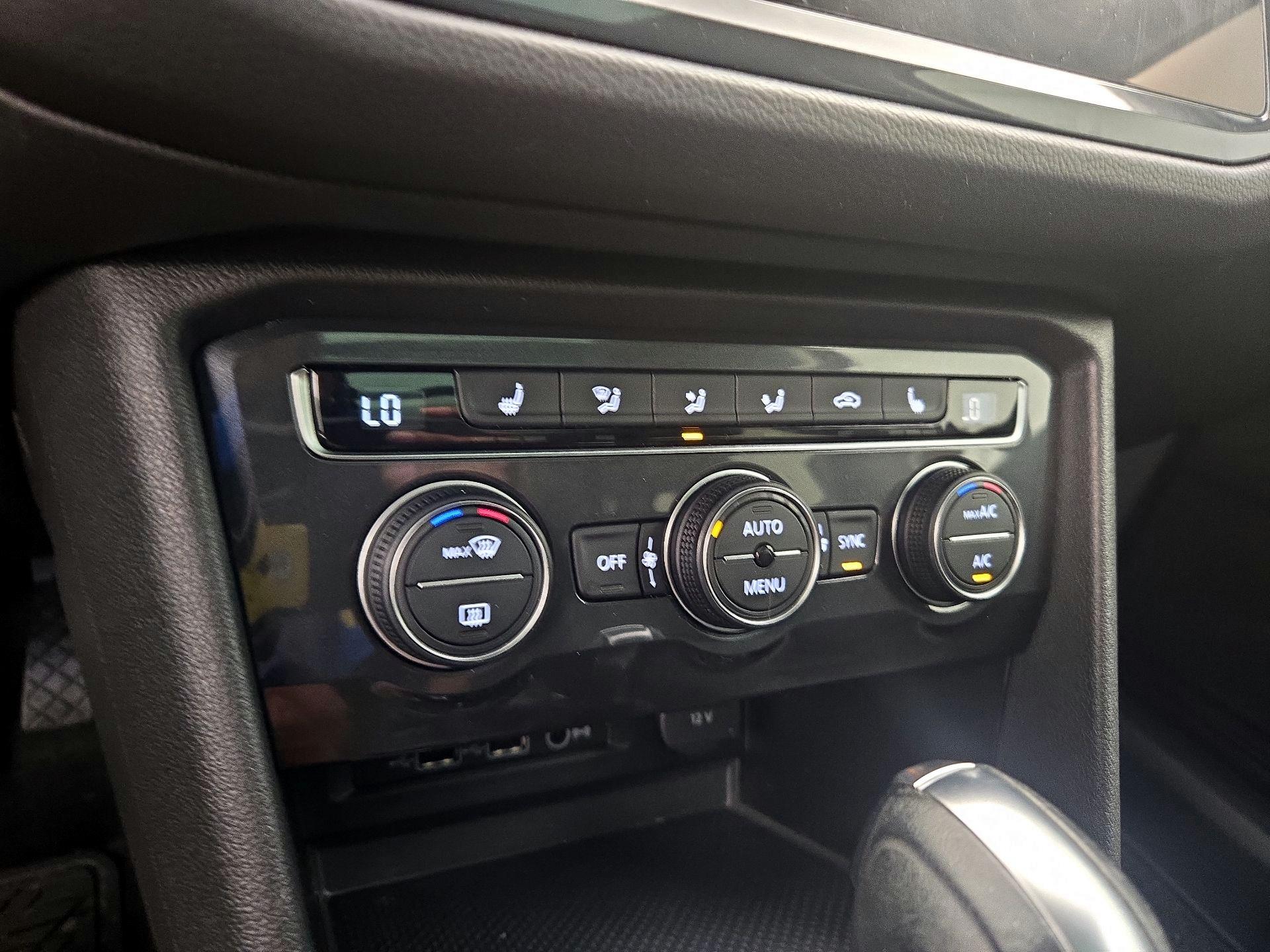 Thumbnail: 2019 Volkswagen Tiguan - 17