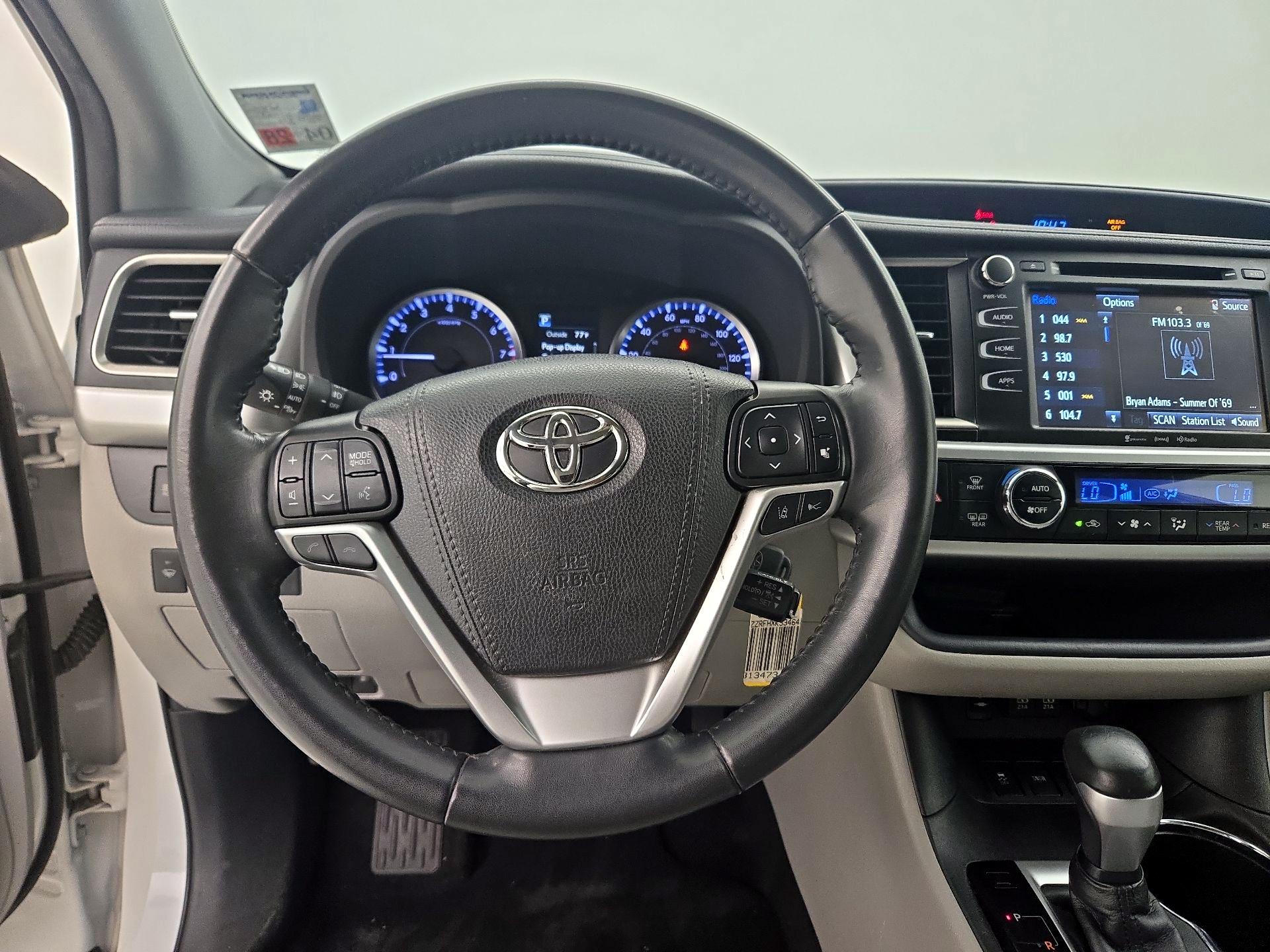 Thumbnail: 2019 Toyota Highlander - 10