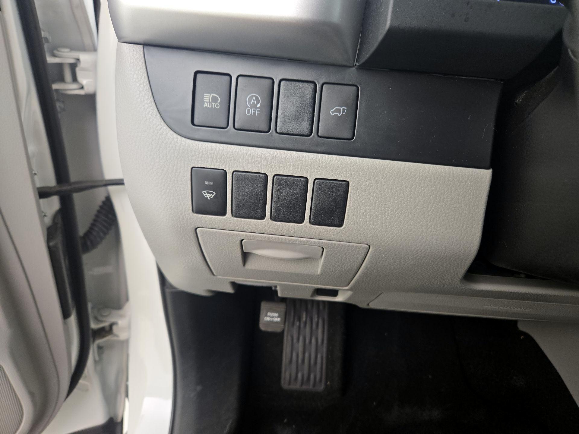 Thumbnail: 2019 Toyota Highlander - 13