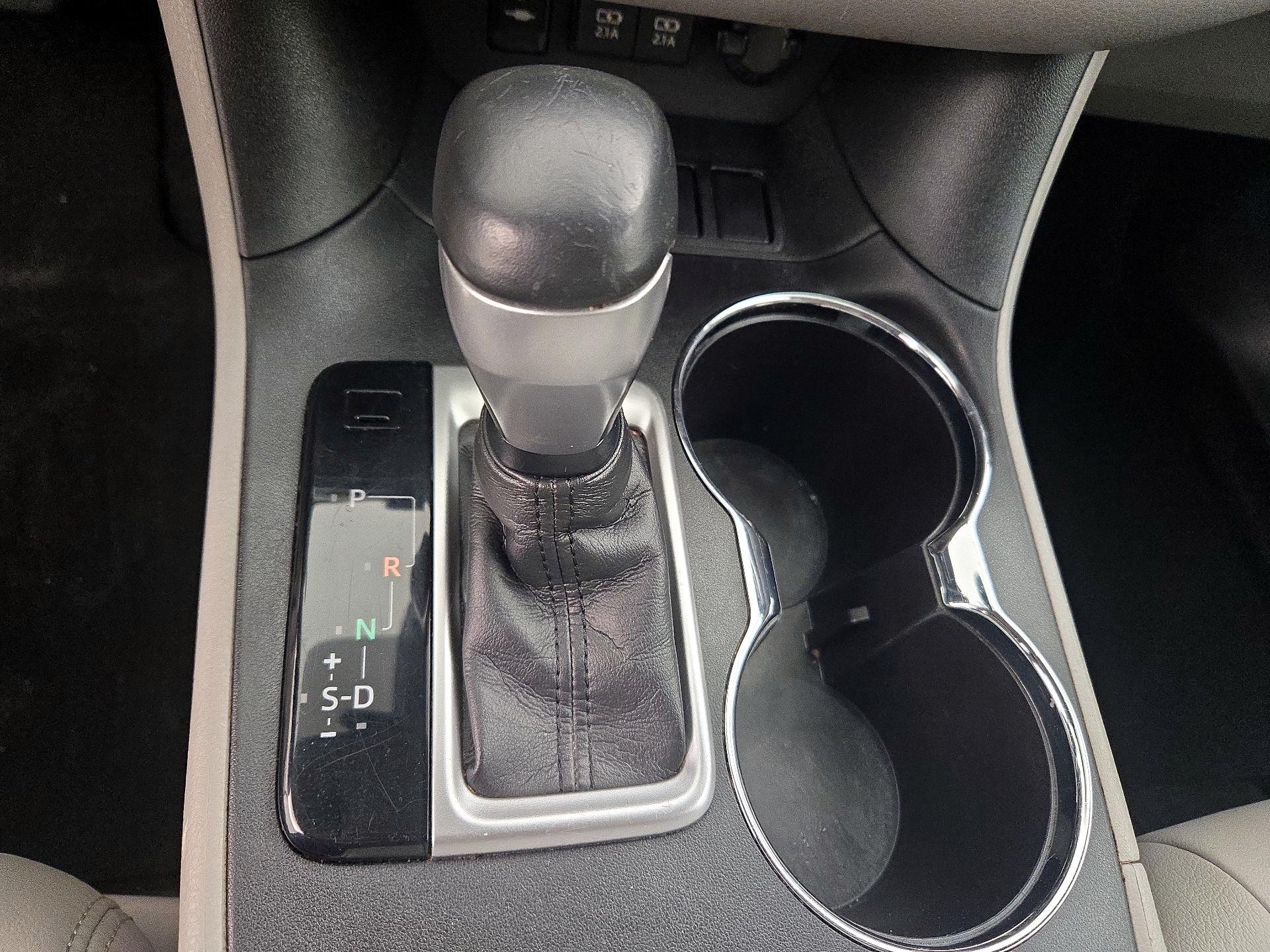 Thumbnail: 2019 Toyota Highlander - 17
