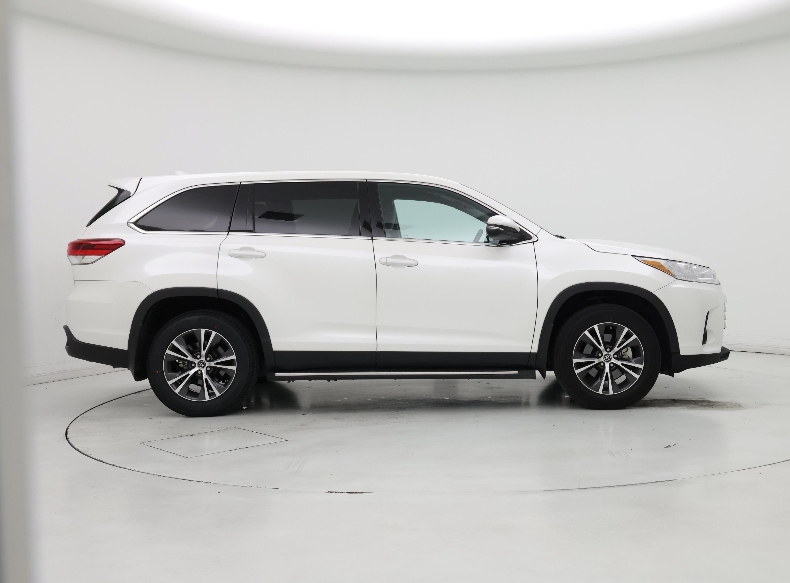 Thumbnail: 2019 Toyota Highlander - 7