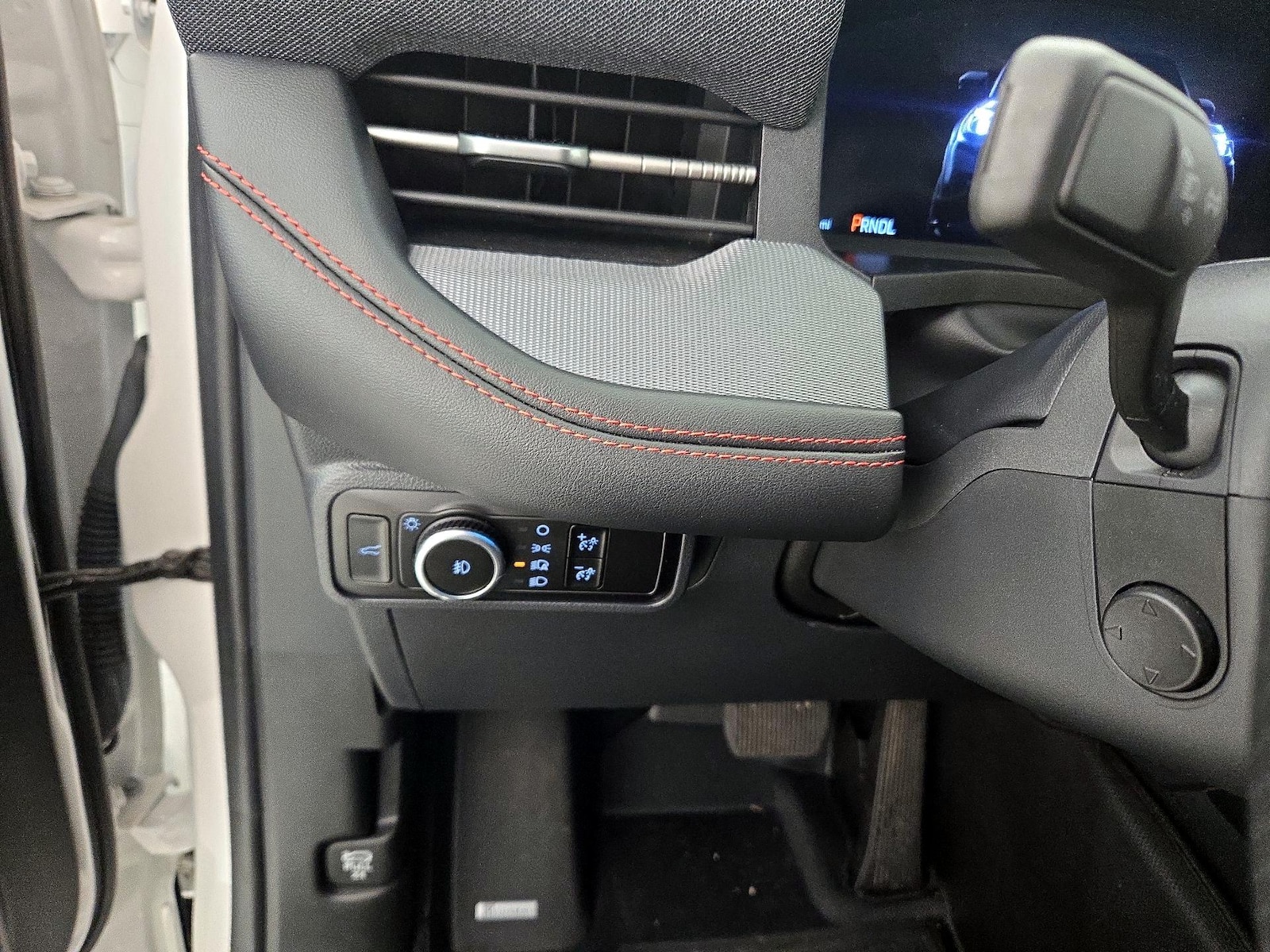 2025 Ford Explorer ST-LINE - Photo 14