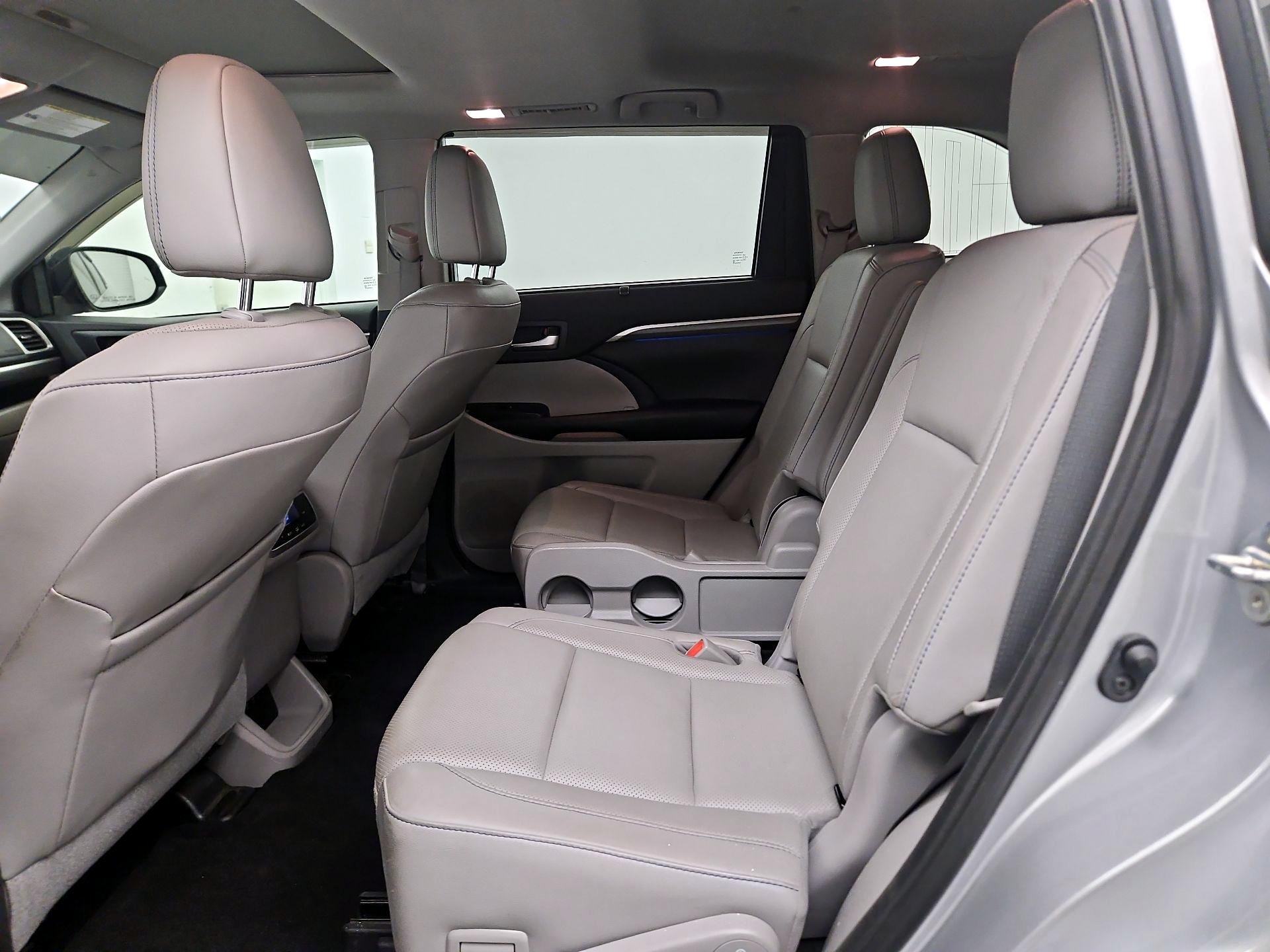 Thumbnail: 2019 Toyota Highlander - 20