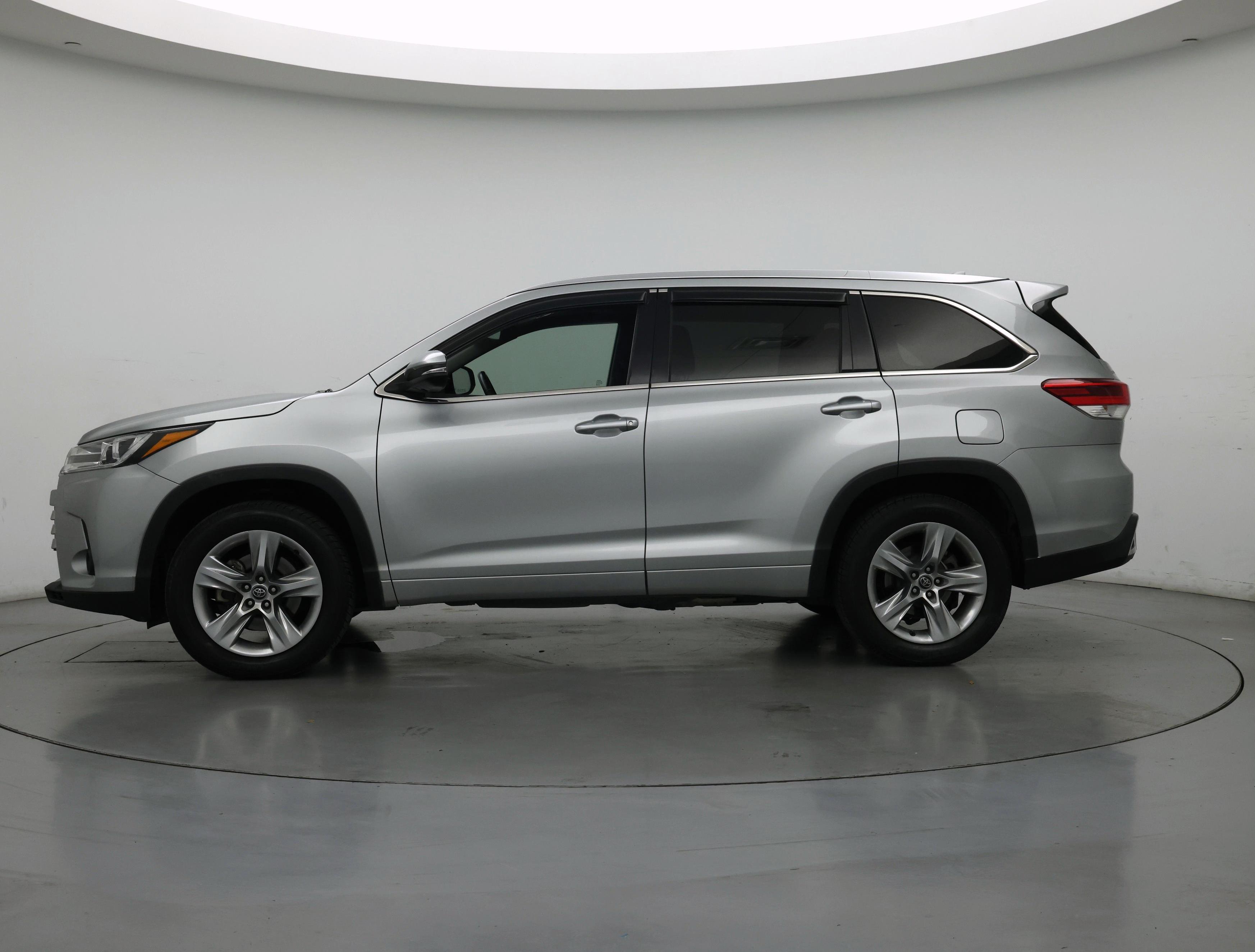 Thumbnail: 2019 Toyota Highlander - 3