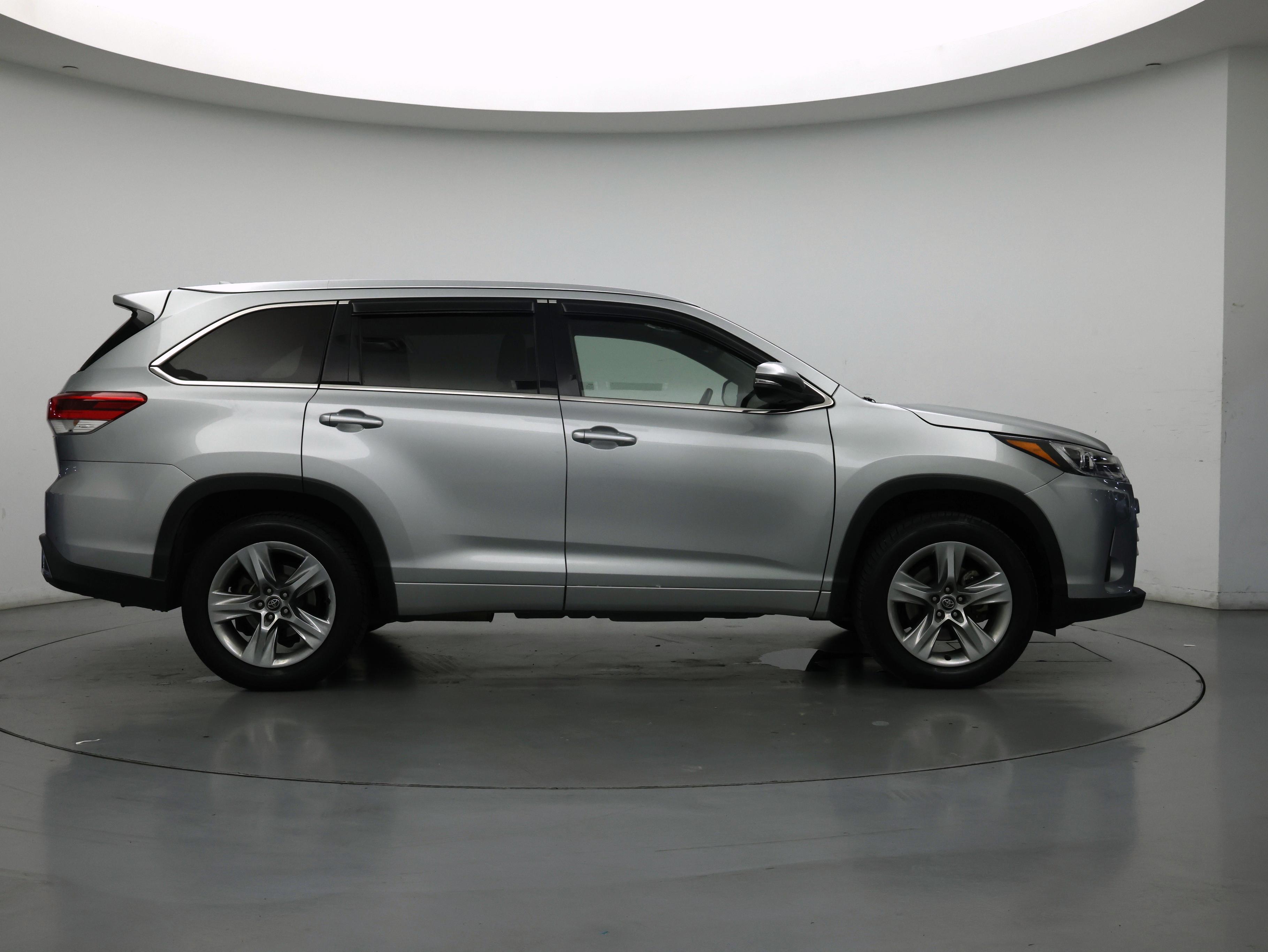 Thumbnail: 2019 Toyota Highlander - 7