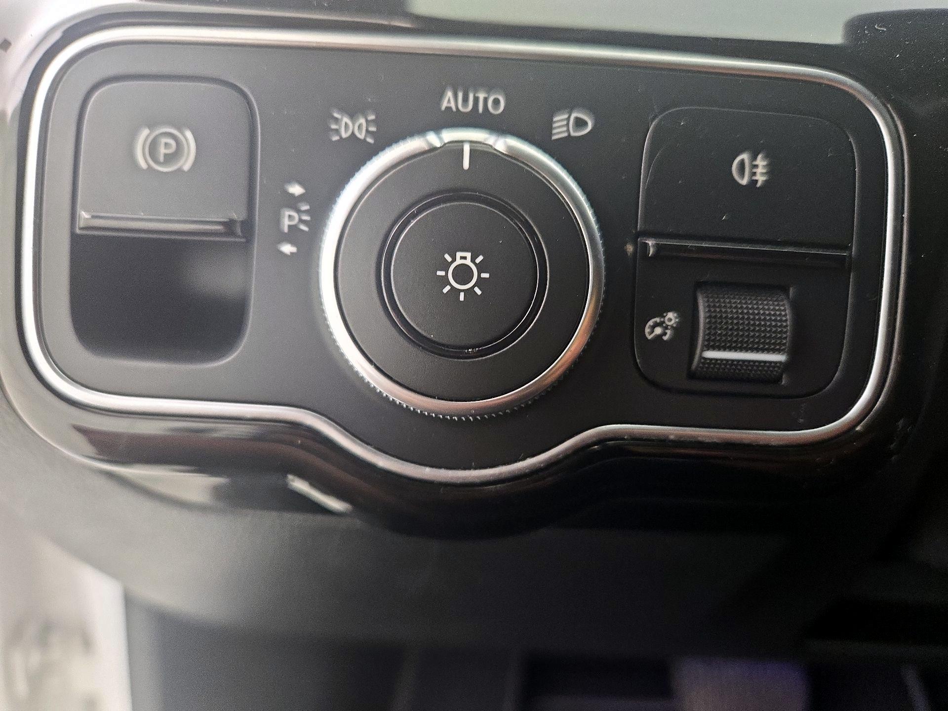 Thumbnail: 2020 Mercedes-Benz CLA - 13
