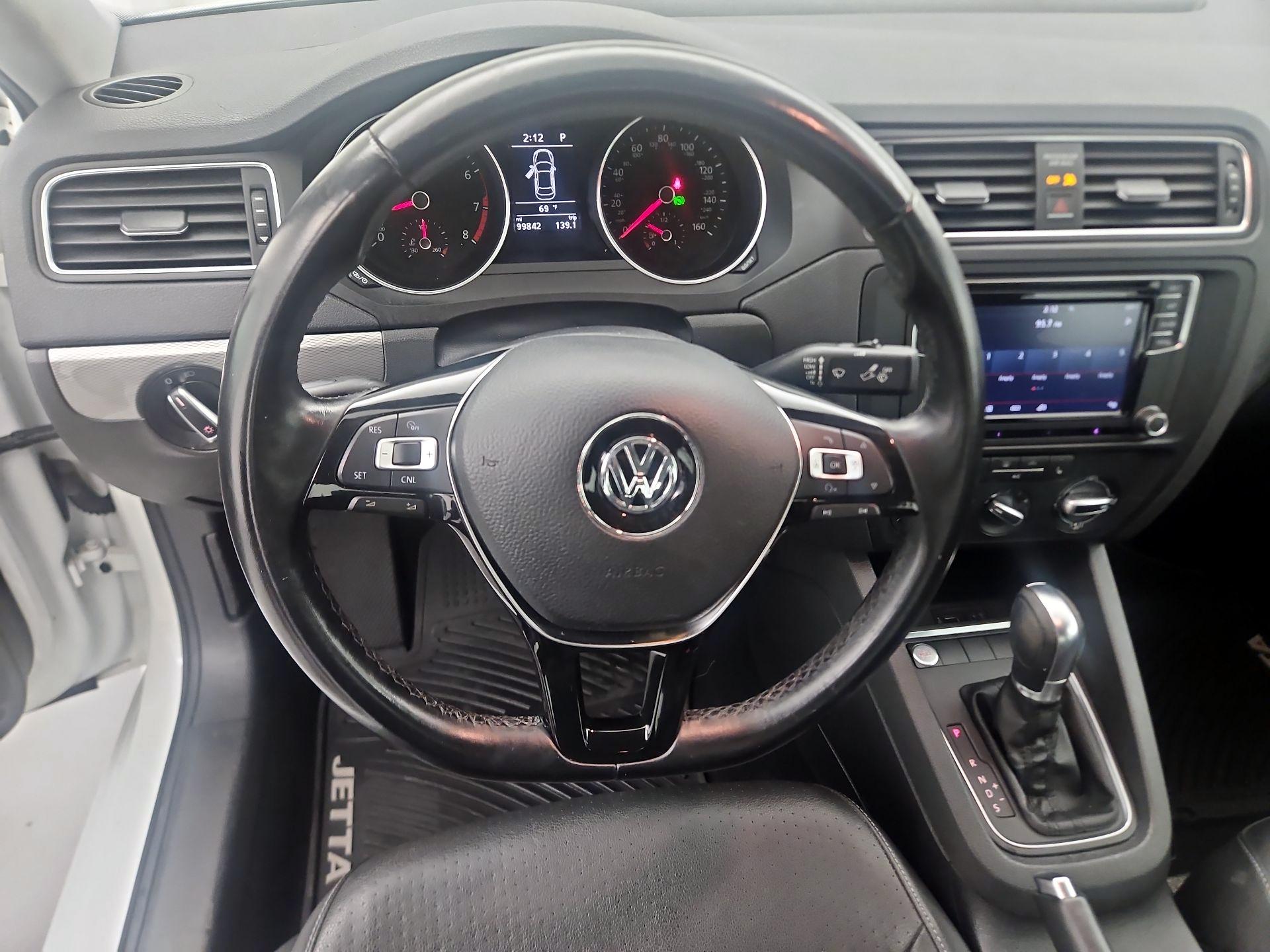 Thumbnail: 2018 Volkswagen Jetta - 10